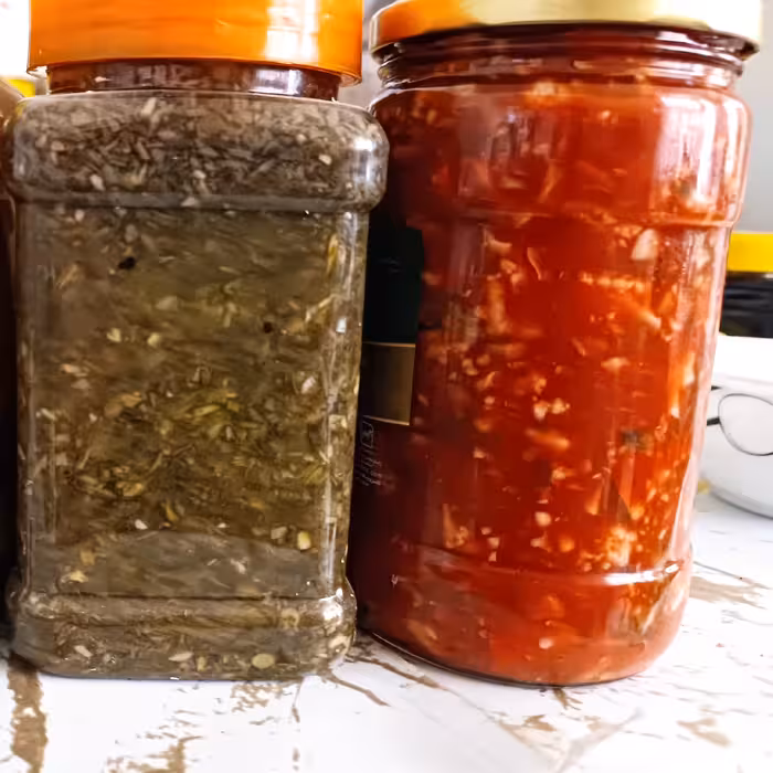 ترشی لیته مشهدی با رب گوجه خانگی. به سالاد مشهدی هم معروف هست.