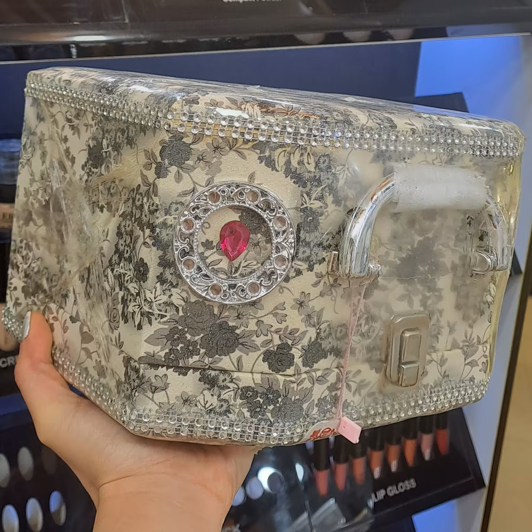 صندوقچه لوازم ارایشی