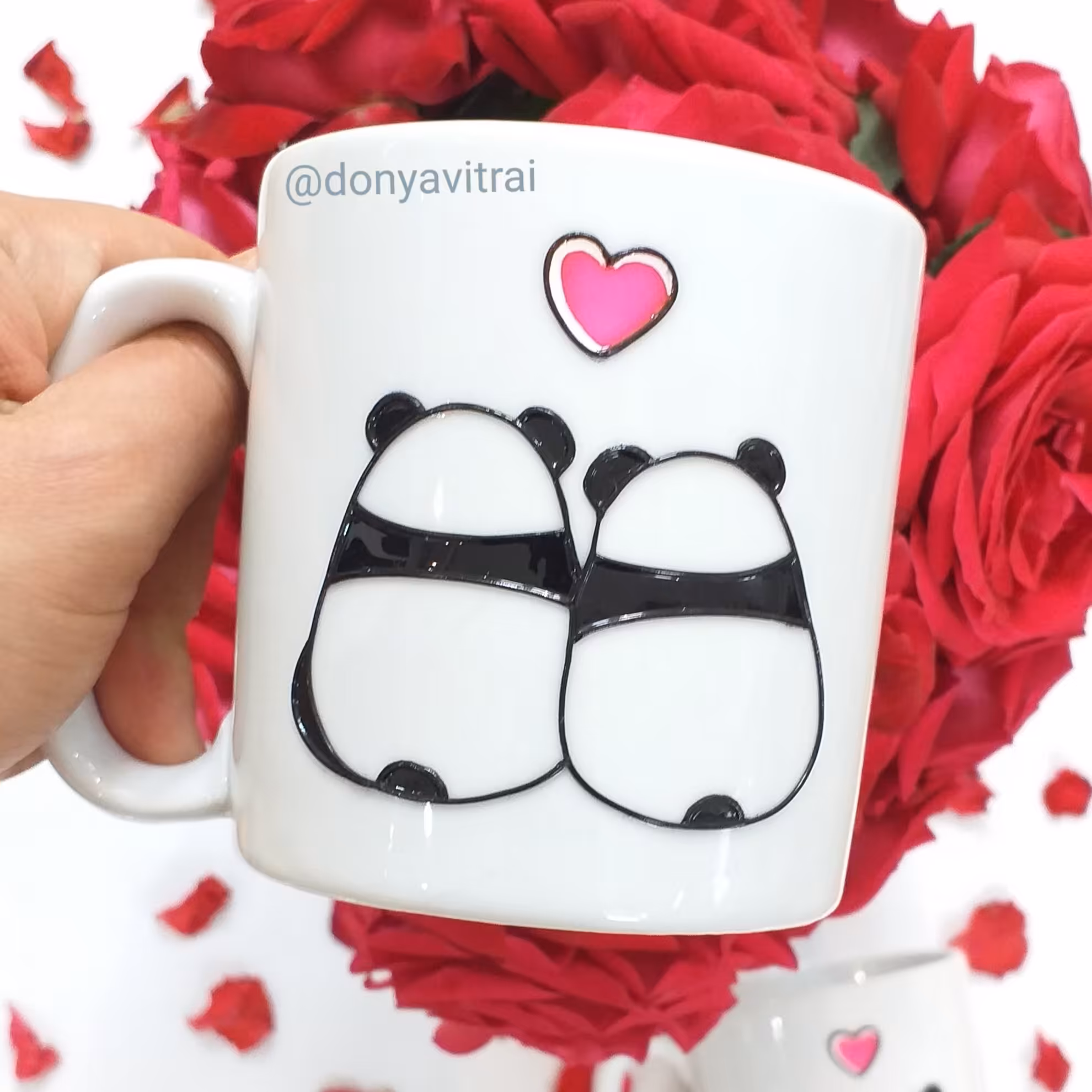ماگ پانداهای عاشق، ماگ ویترای، لیوان نقش برجسته، عاشقانه، هدیه، کادویی، ارسال رایگان