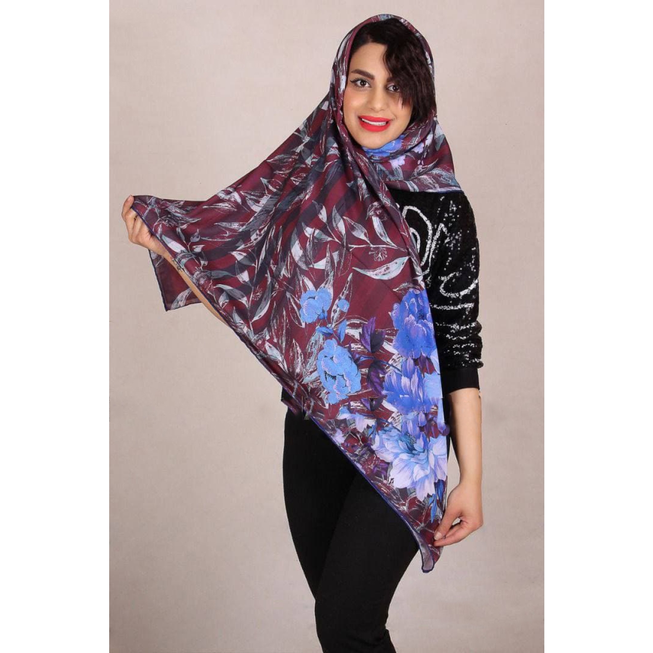 روسری زنانه ابریشم مدل برگ و گل