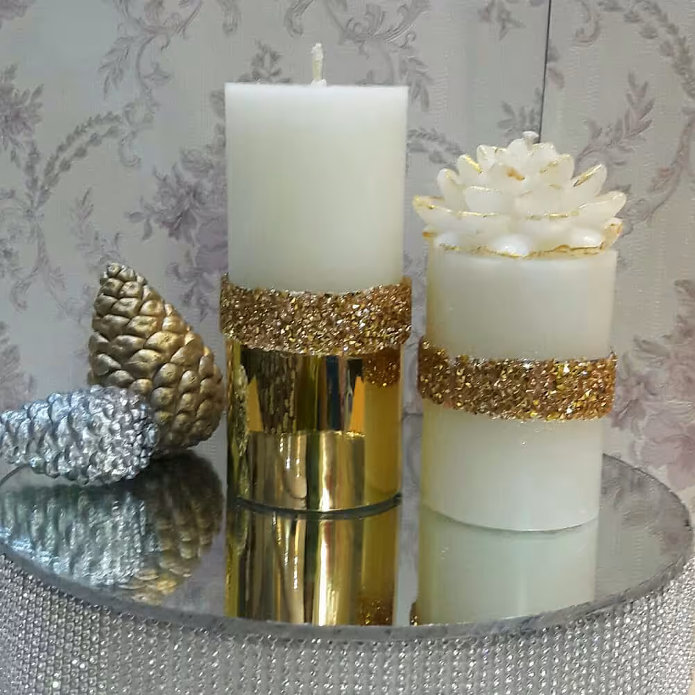 شمع تاج گل با تزیین طلایی وزن 770 گرم