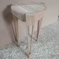 میز گرد ورساچ 