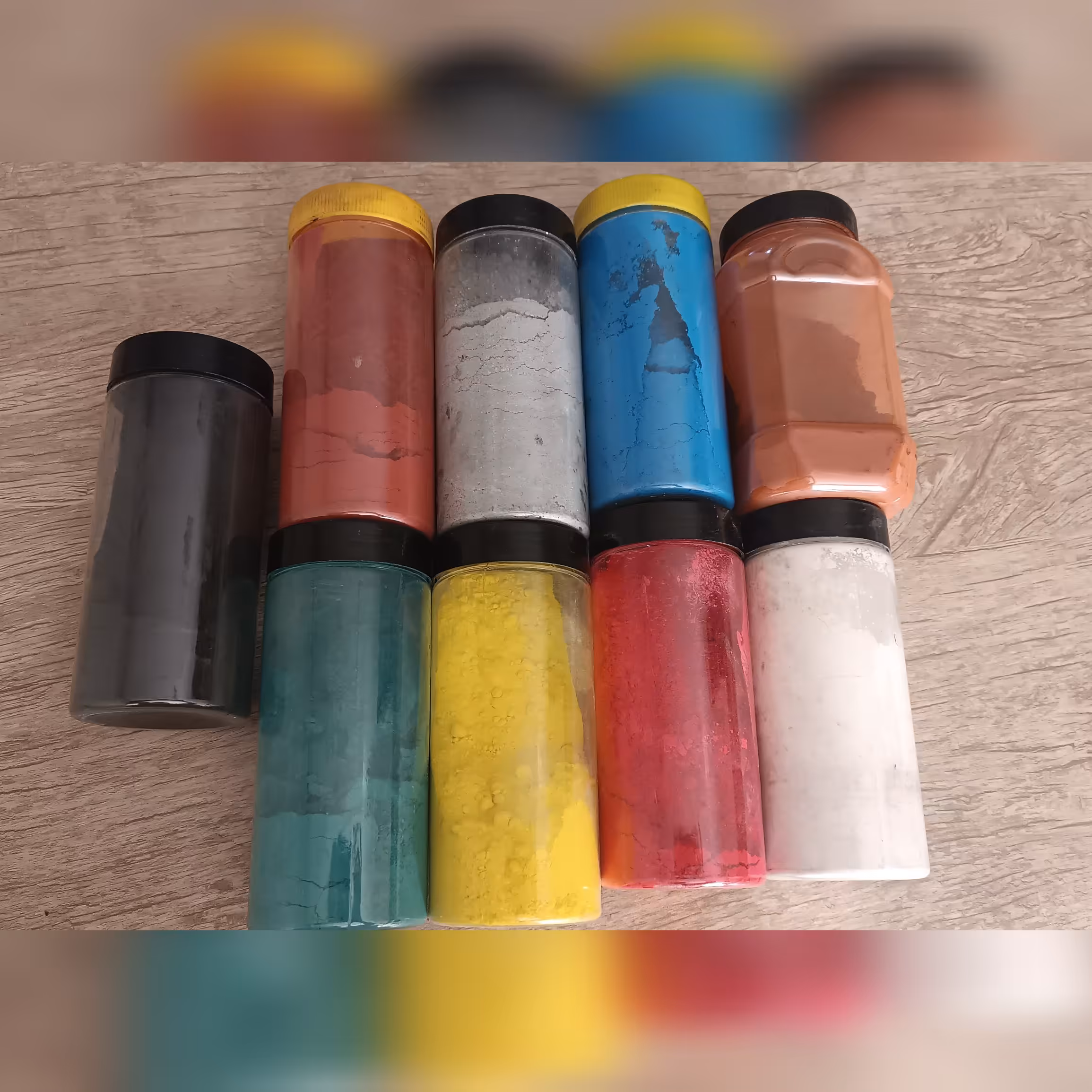 پیگمنت های رنگی نیم کیلویی