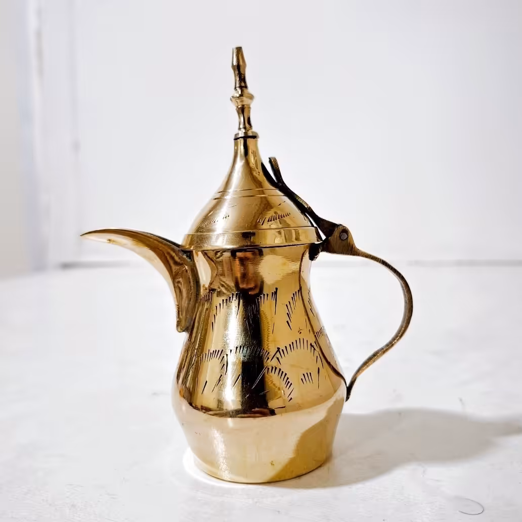 دله عربی برنجی دله برنجی دله برنزی قهوه جوش برنجی با ارتفاع 14 سانتیمتر قهوه جوش برنزی 