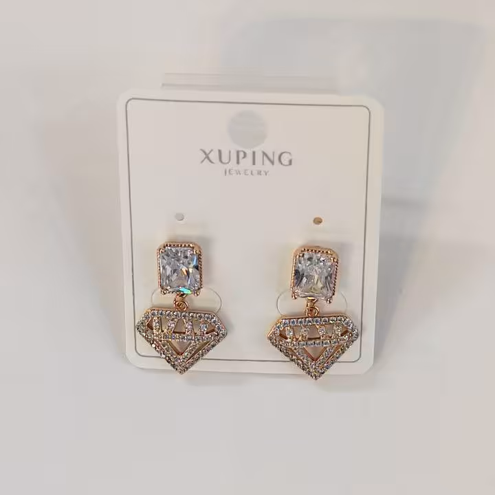 گوشواره طرح الماس