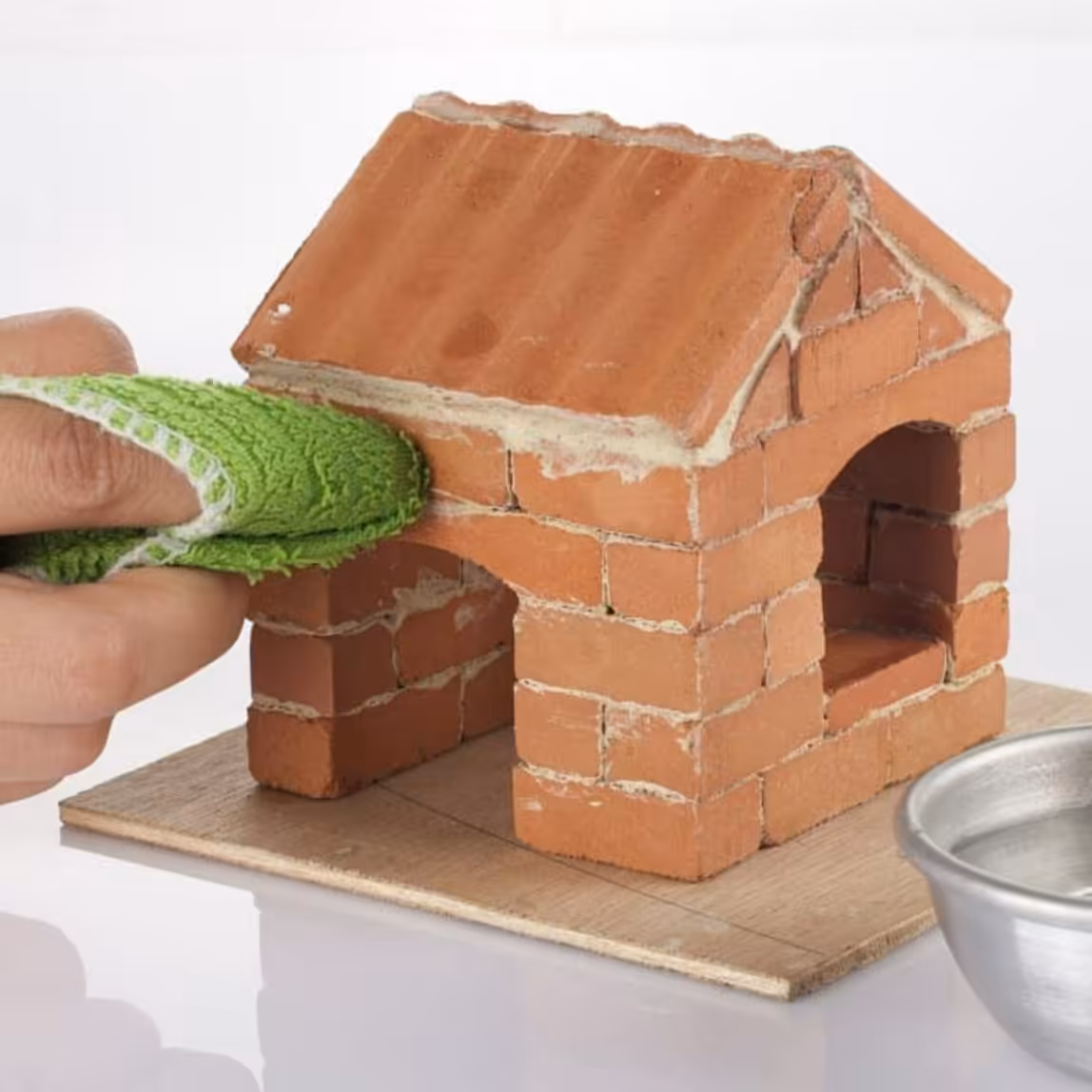 اوسا بنا 1 ؛ اسباب بازی ساخت خانه با آجرک های واقعی