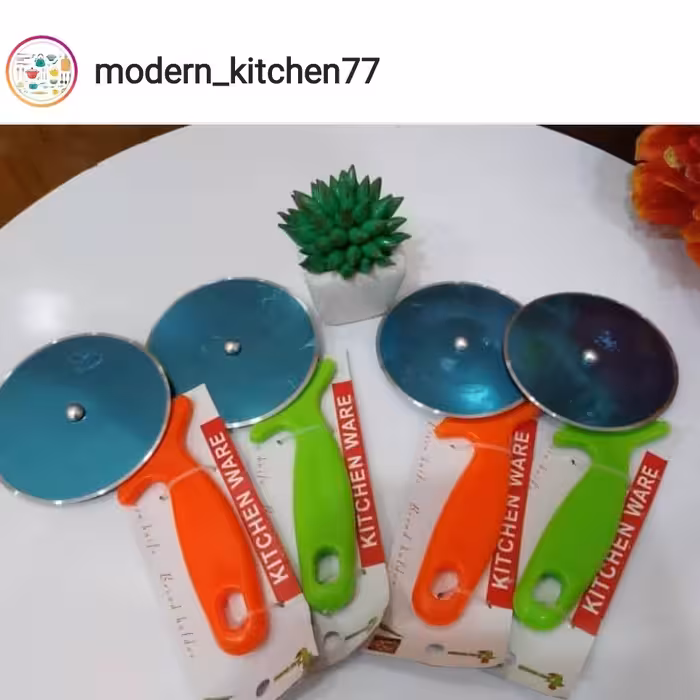 پیتزا بر دسته پلاستیکی 