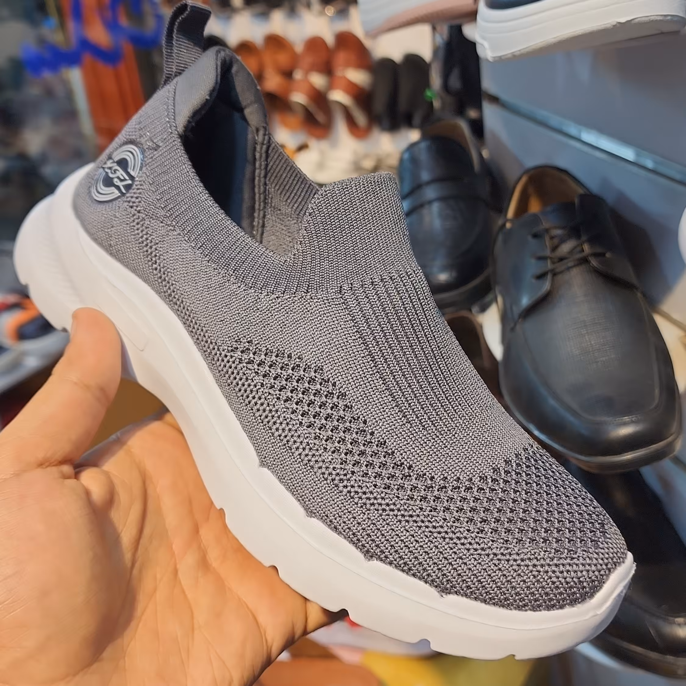 کفش طرح اسکیچرز