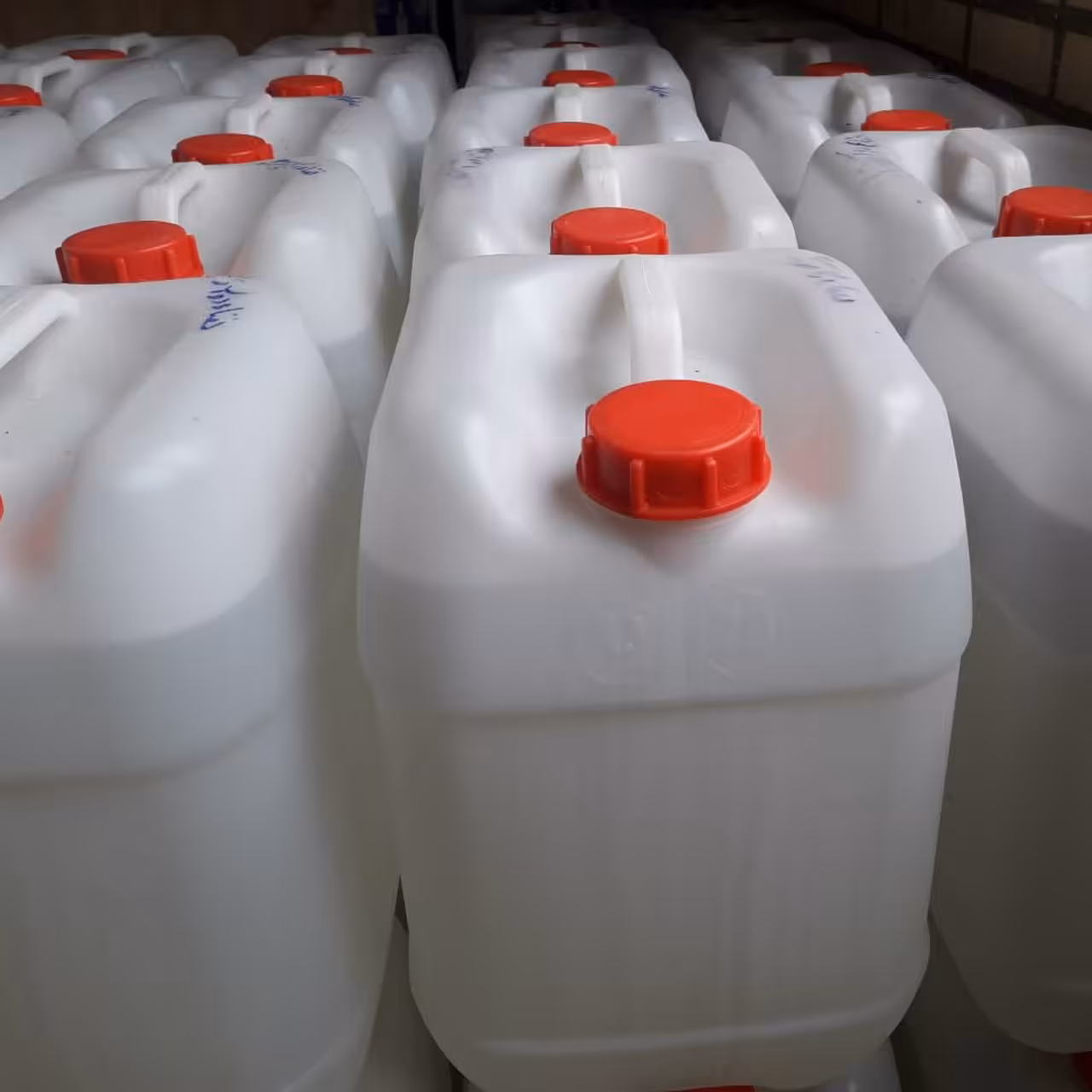 عرق بوقناق( قبل از سفارش اطلاع دهید تا هزینه پست برداشته شده و ارسال از طریق باربری همراه با پس کرایه صورت گیرد)