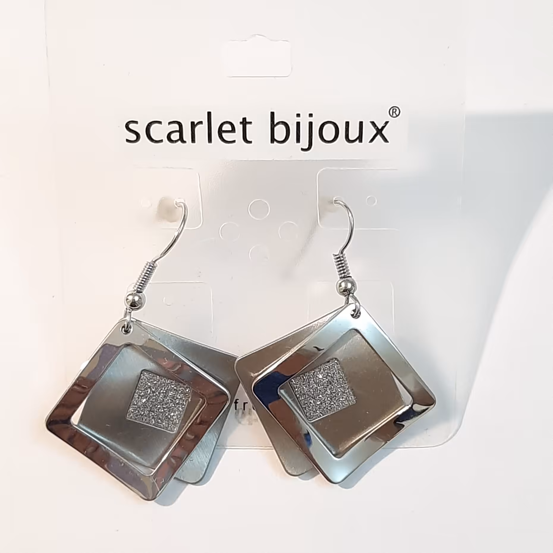 گوشواره آویز  نگین دار  اسکارلت بیژوکس آلمان کد 1017 (ارسال رایگان )