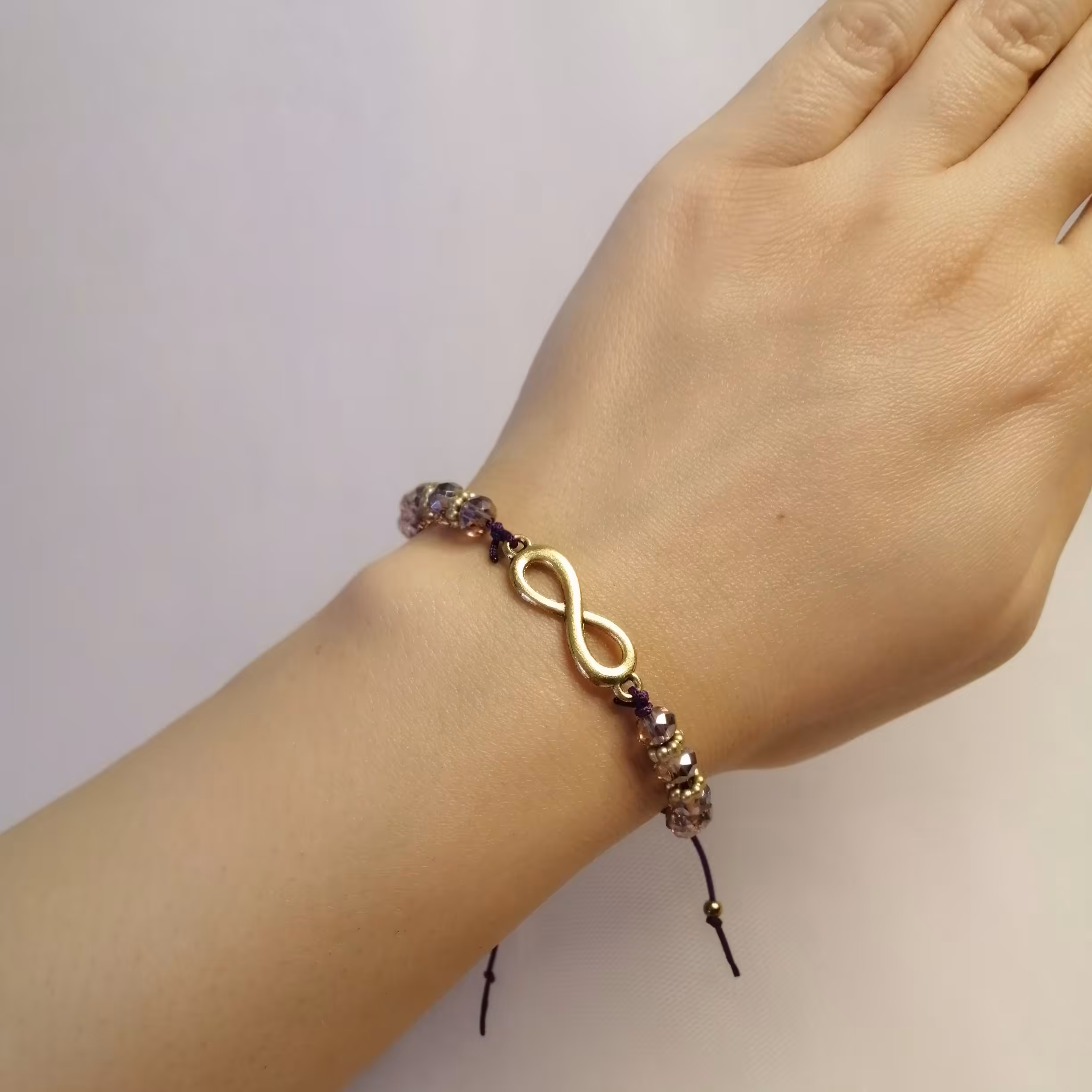 دستبند پلاک دار مهره ای بنفش طرح 3