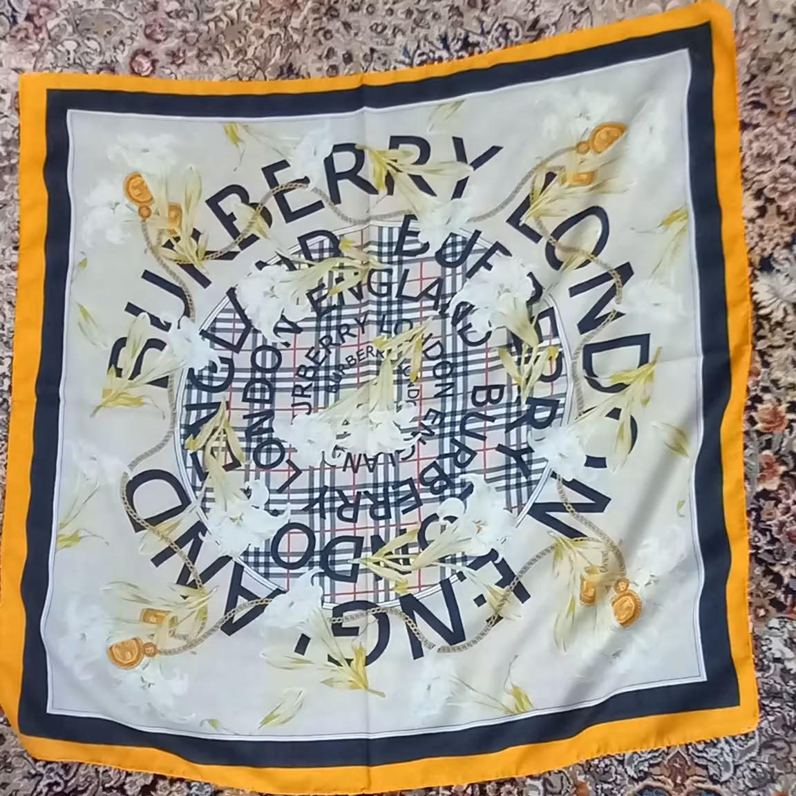 باندانا طرح گل