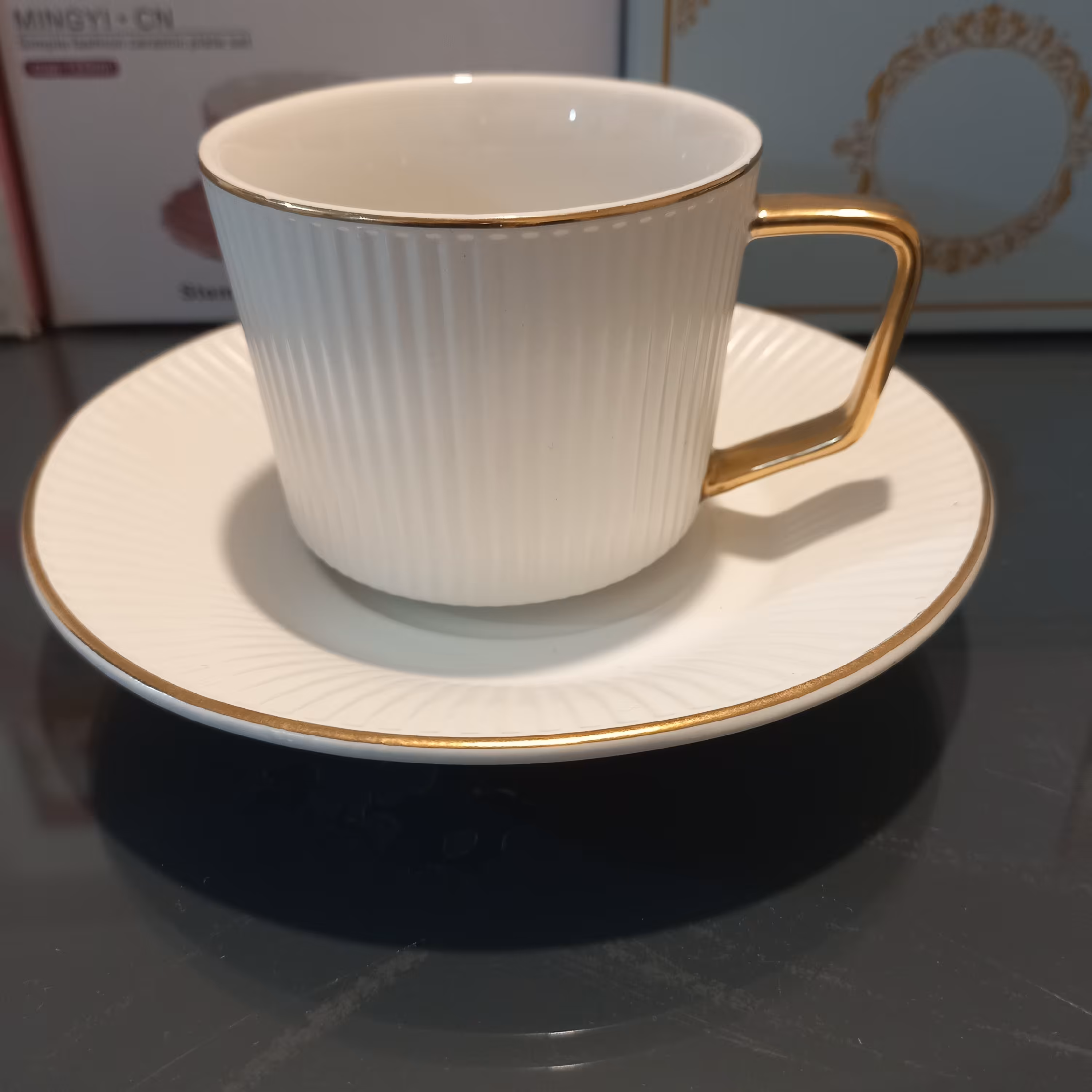 فنجون نعلبکی لب طلایی