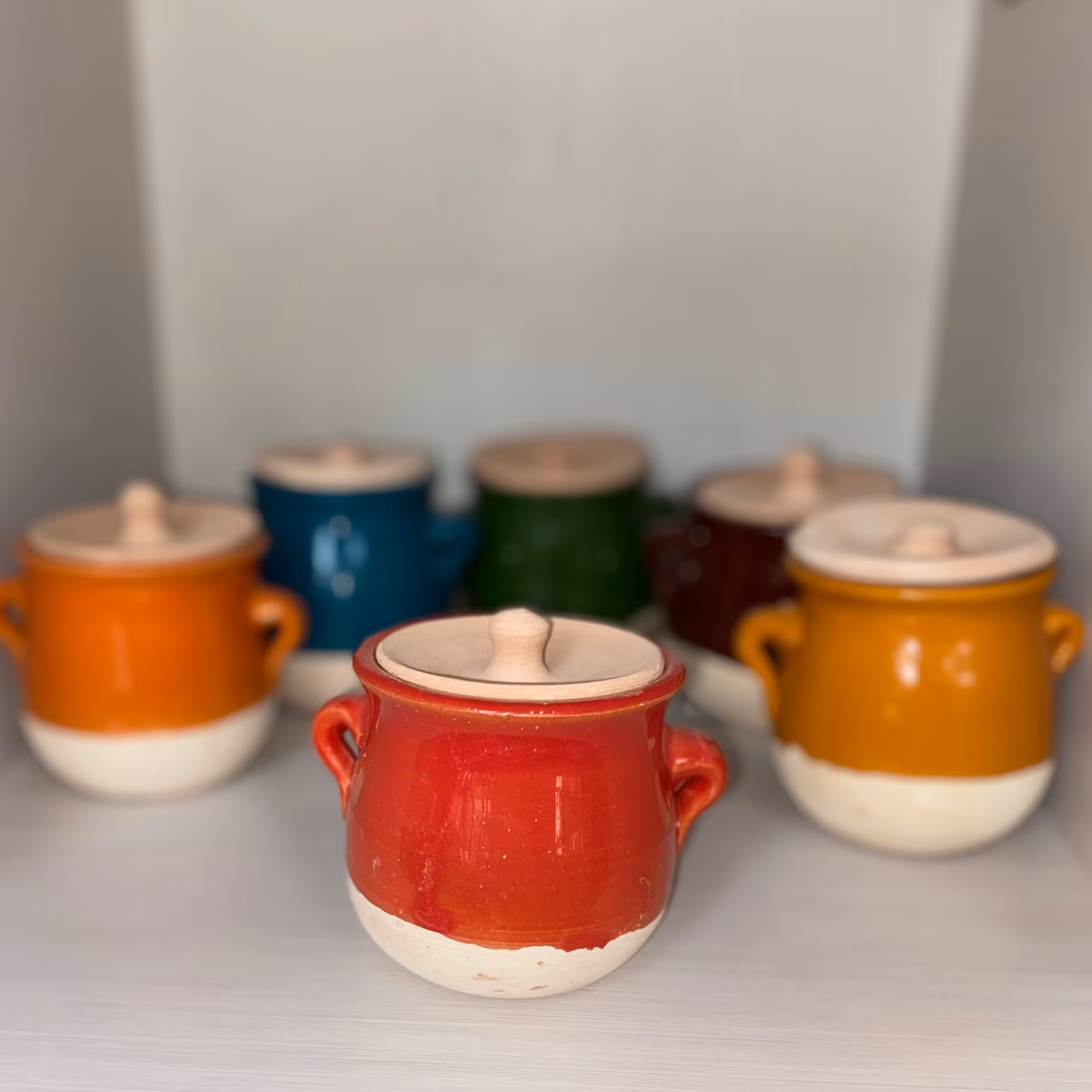 کوزه سفالی ماست