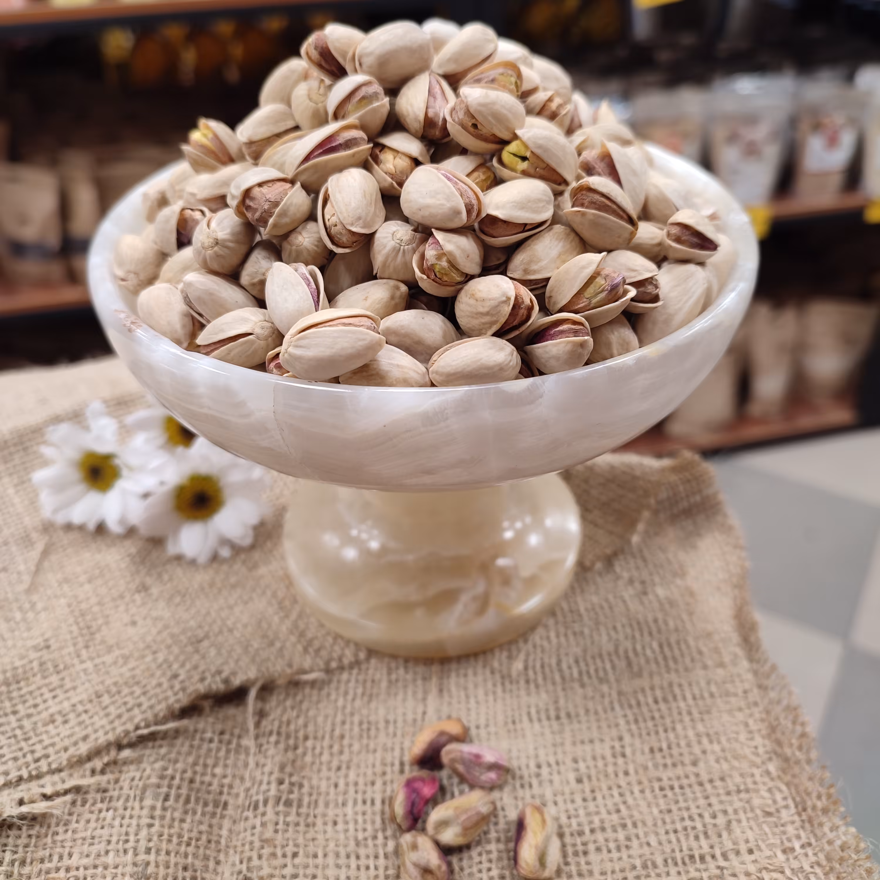 پسته احمد آقایی 50گرم بسیار خوش طعم 