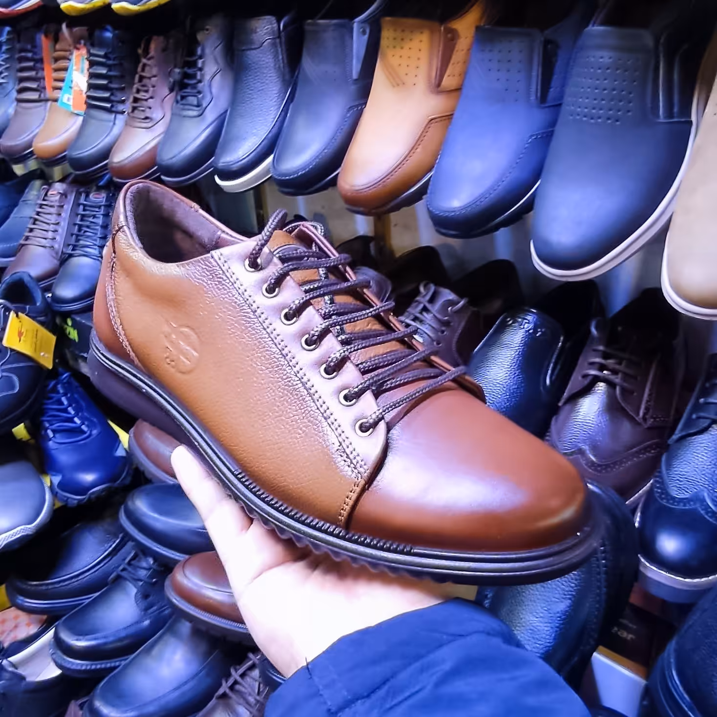 مردانه راحتی چرم تمام چرم با زیره تزریق در سایزبندی و رنگبندی متنوع