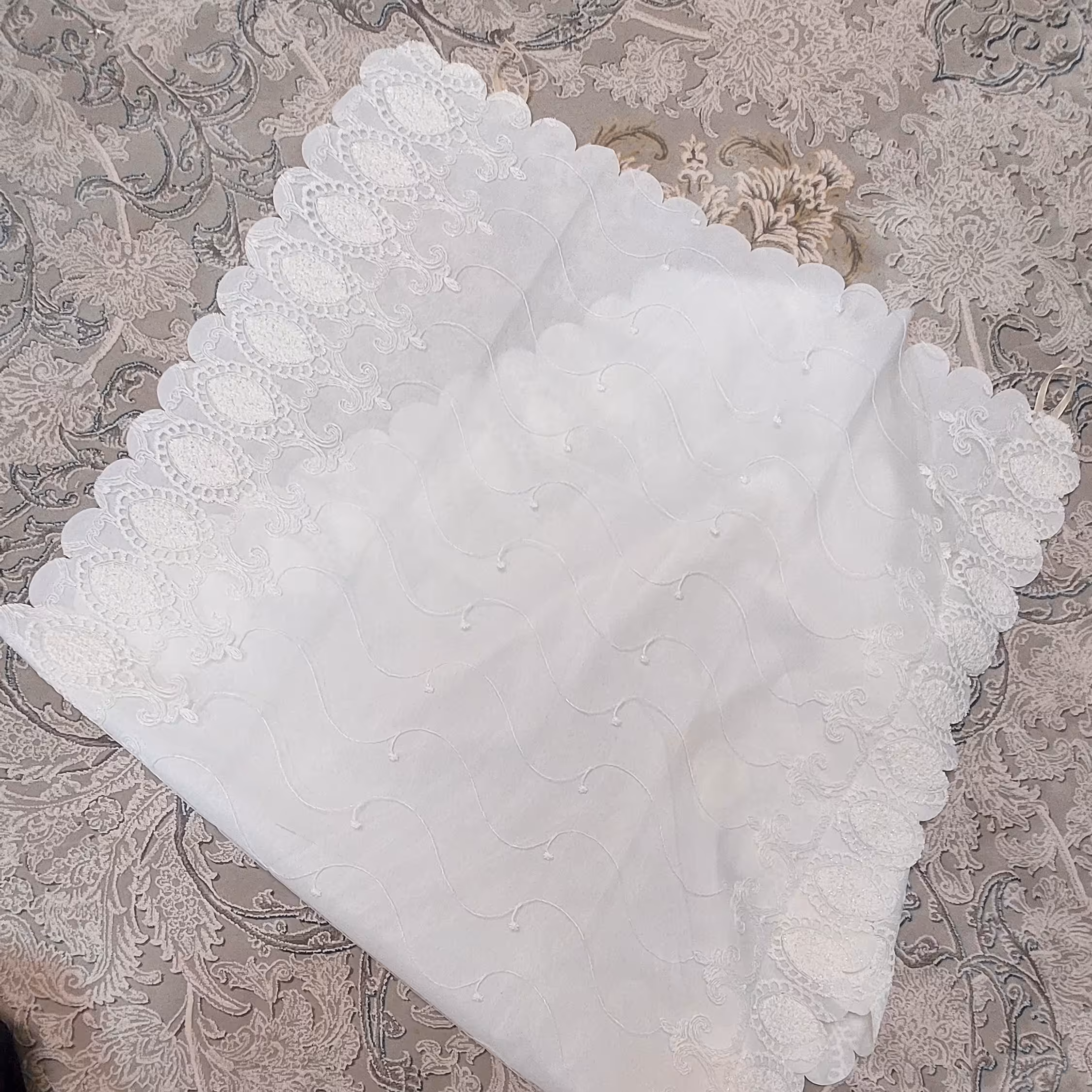 سفره قندساب تمام کار شده دارای دور حاشیه