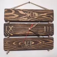 ساعت دیواری چوبی با سبک روستیک