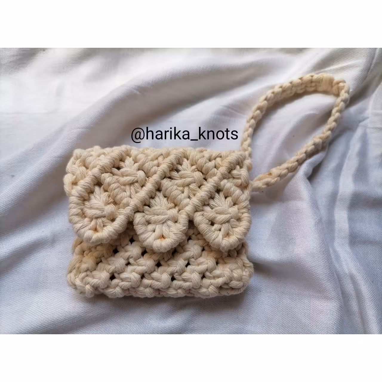 جاکارتی وکیف پول و هندزفری مکرومه بافی رنگ شیری جذاب مناسب خاص پسندا