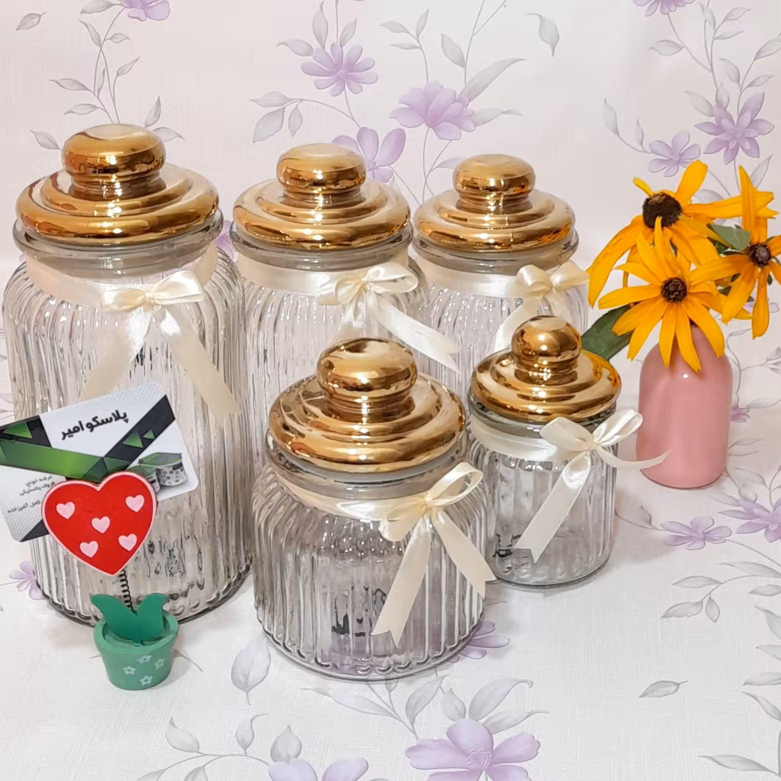 بانکه پاپیوندار سر طلایی