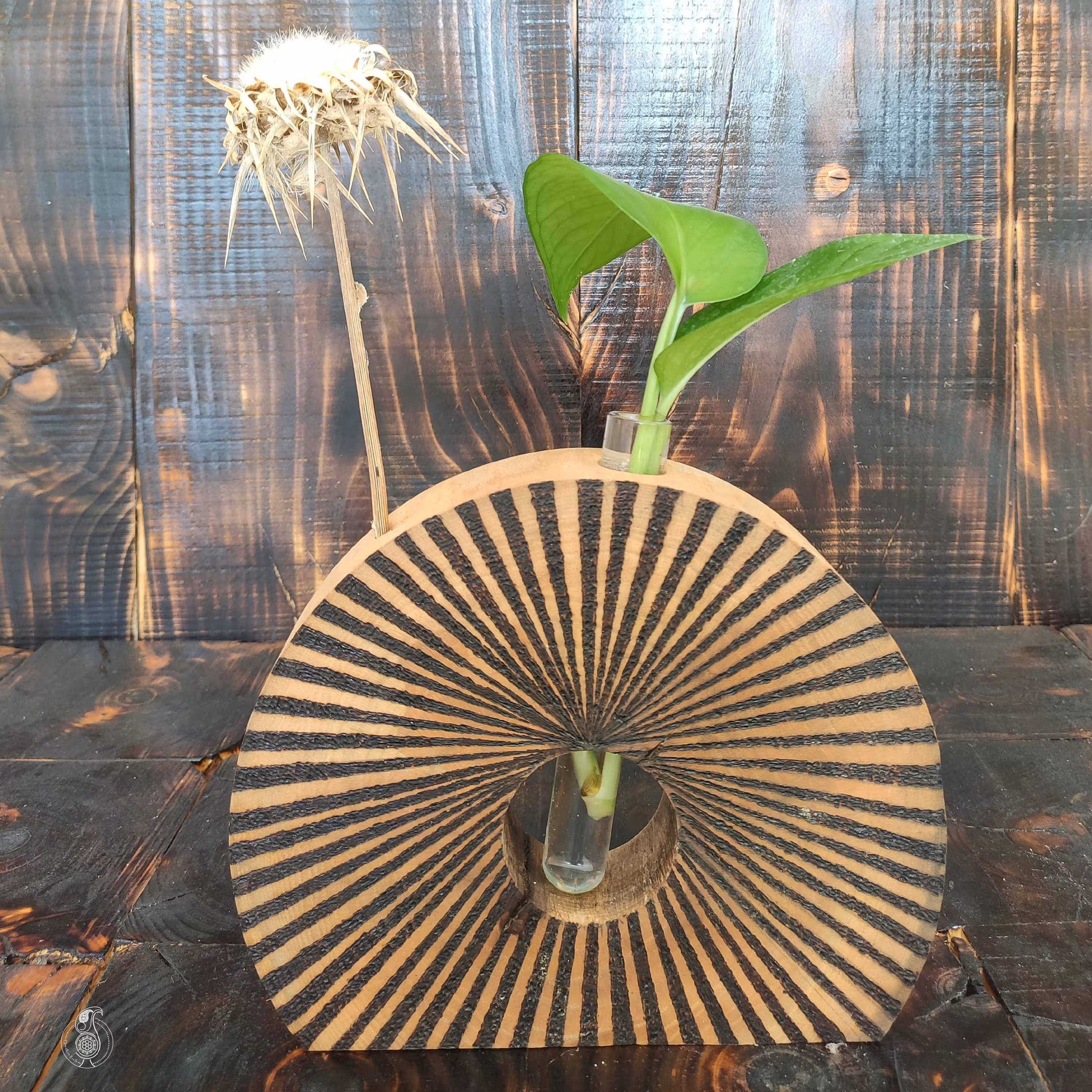 گلدان چوبی سوخته نگاری شده 4