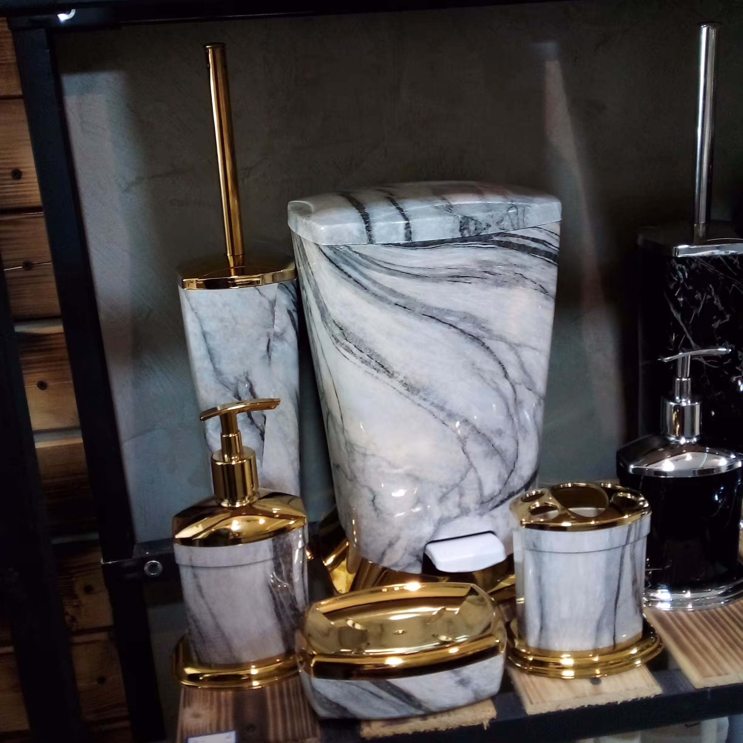 ست سرویس بهداشتی 5پارچه نگین(ارسال تیپاکس پس کرایه)