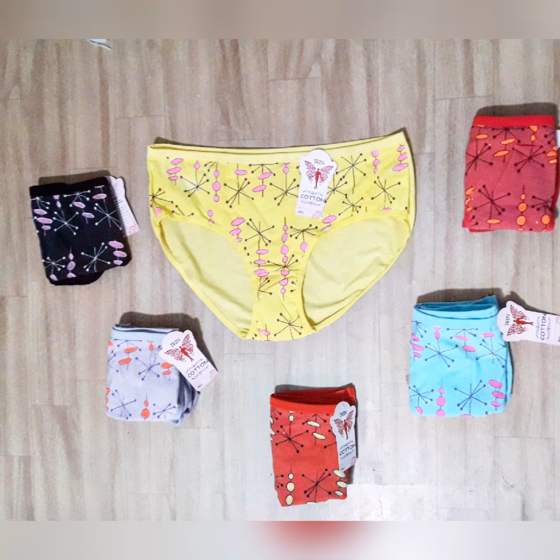 شورت زنانه نخی سایز بزرگ برفی طرح و رنگ مطابق تصویر