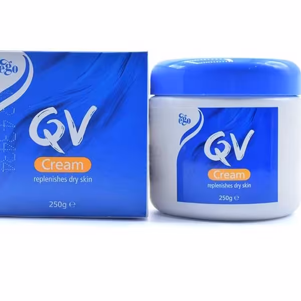 کرم مرطوب کننده و آبرسان کیو وی QV حجم250 میل
