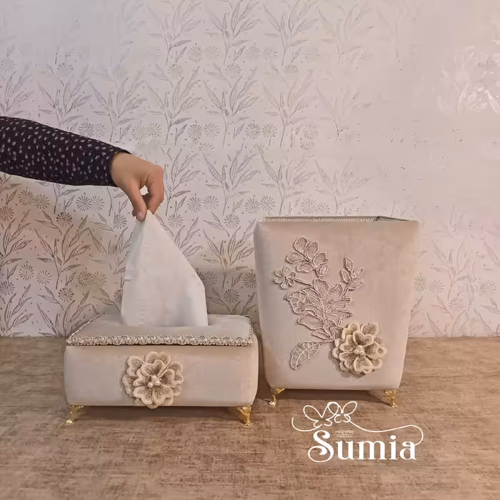 سطل زباله و جادستمالی مخمل