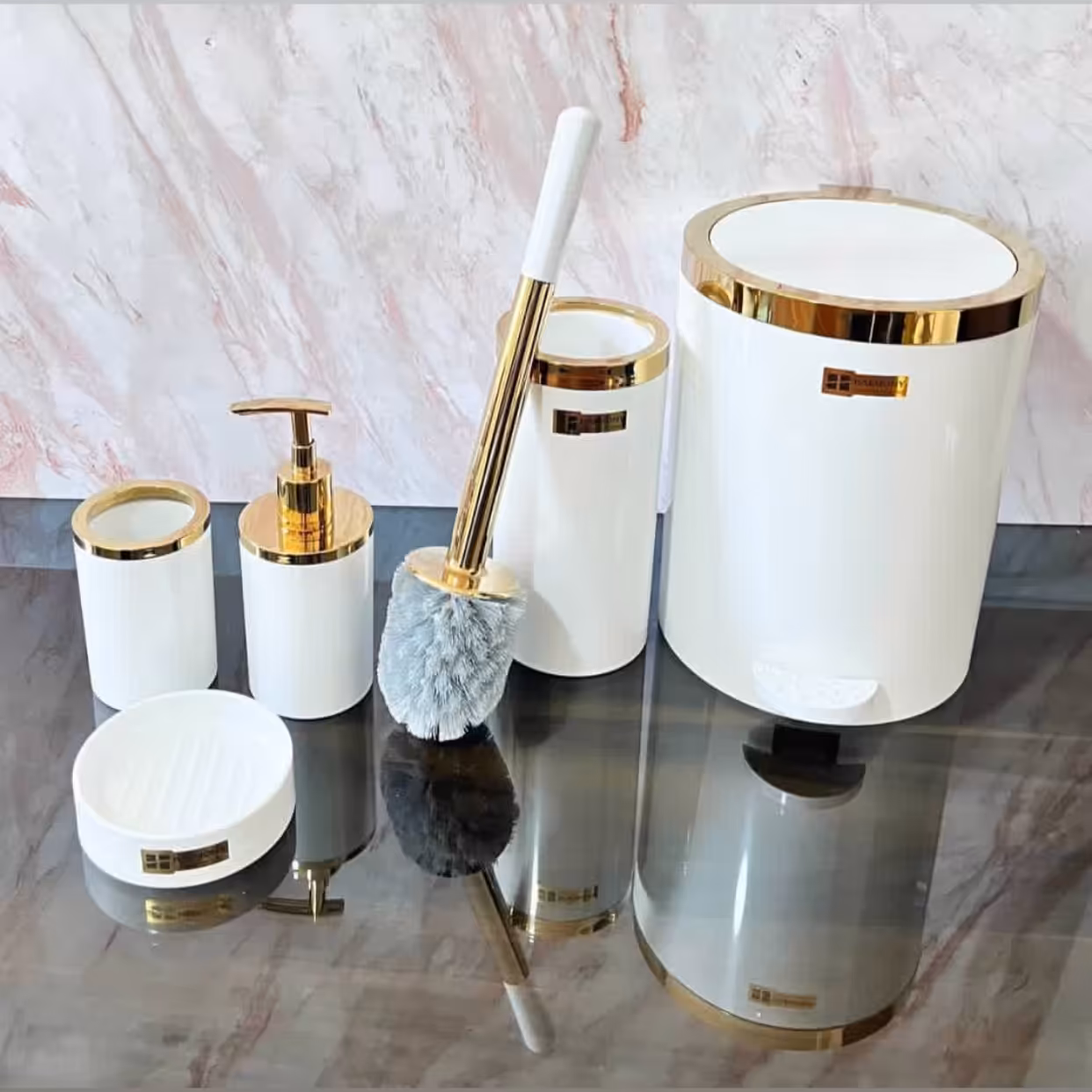 ست بهداشتی پنج پارچه  سفید طلا هارمونی- جنسABS