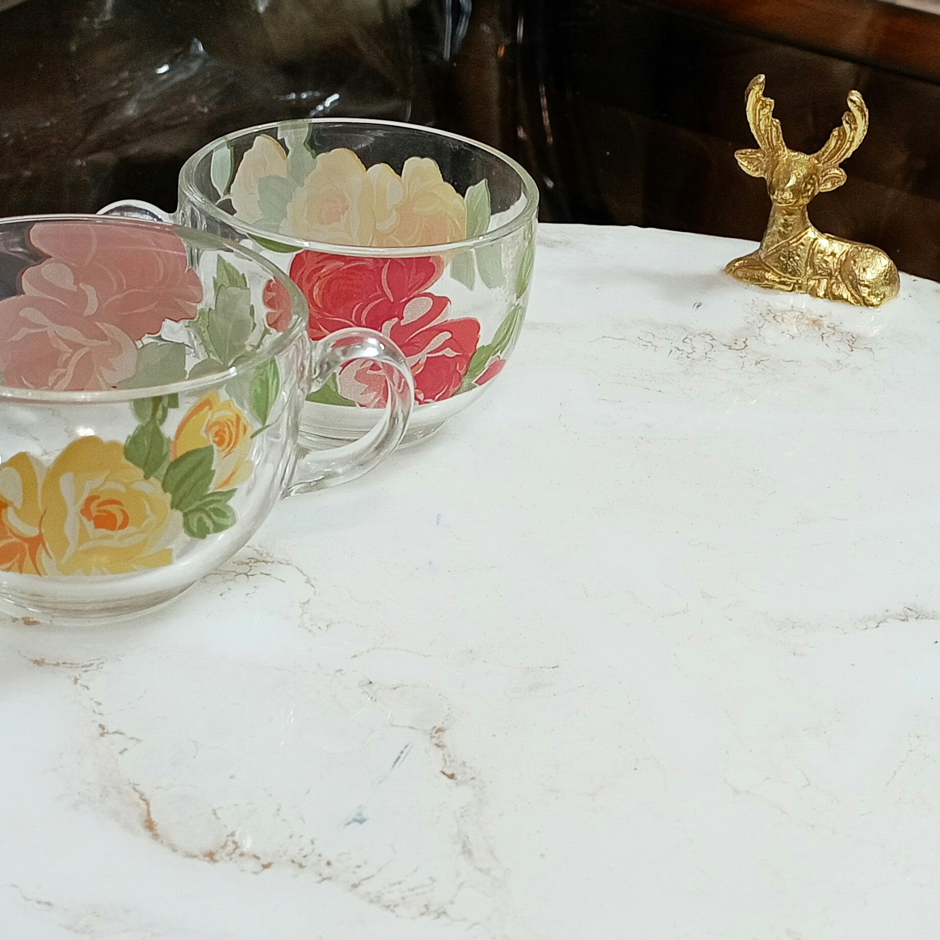 سینی مرمر سفید با گورن طلایی