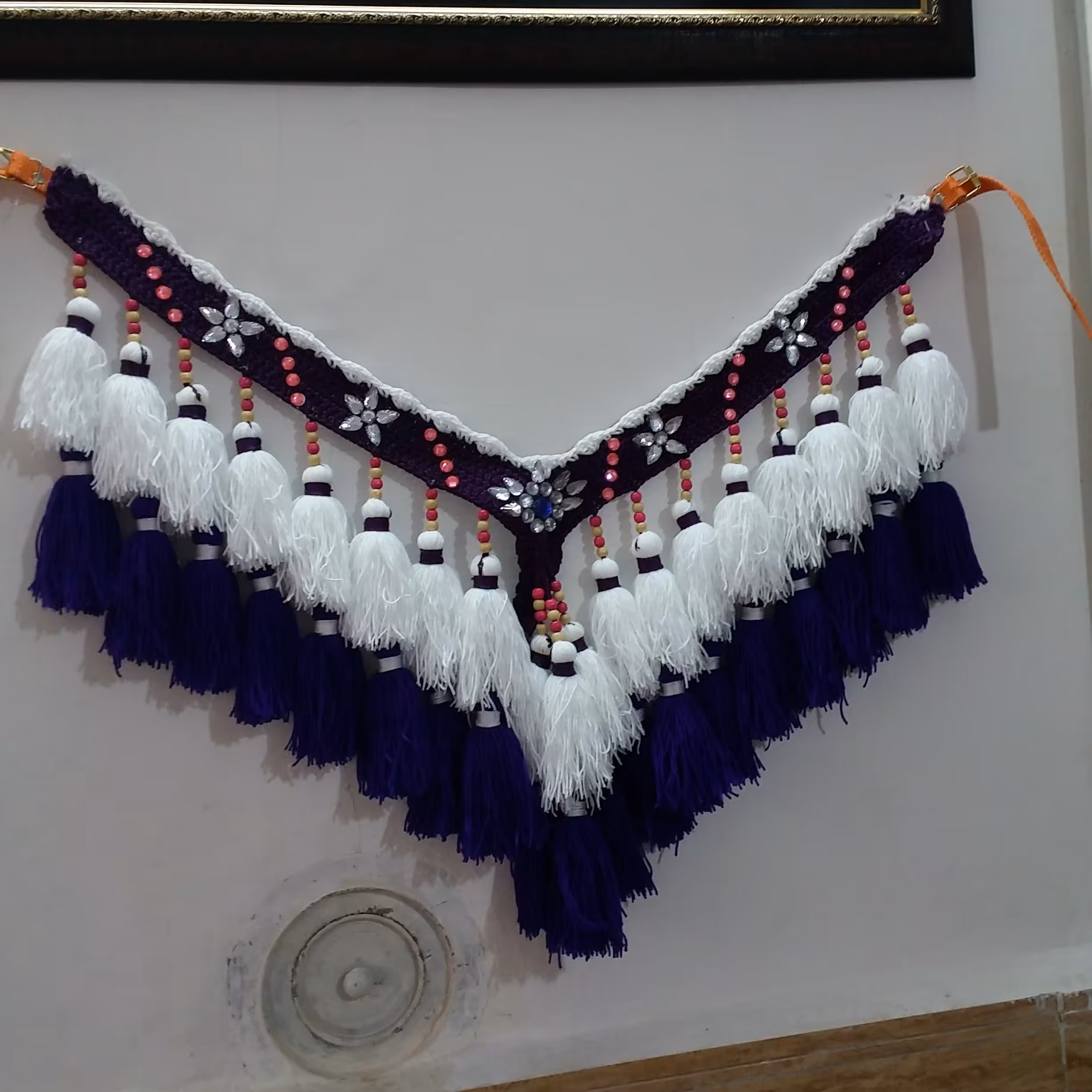 وسایل تزیینی و سینه بند بافتنی اسب در طرح و رنگ های مختلف