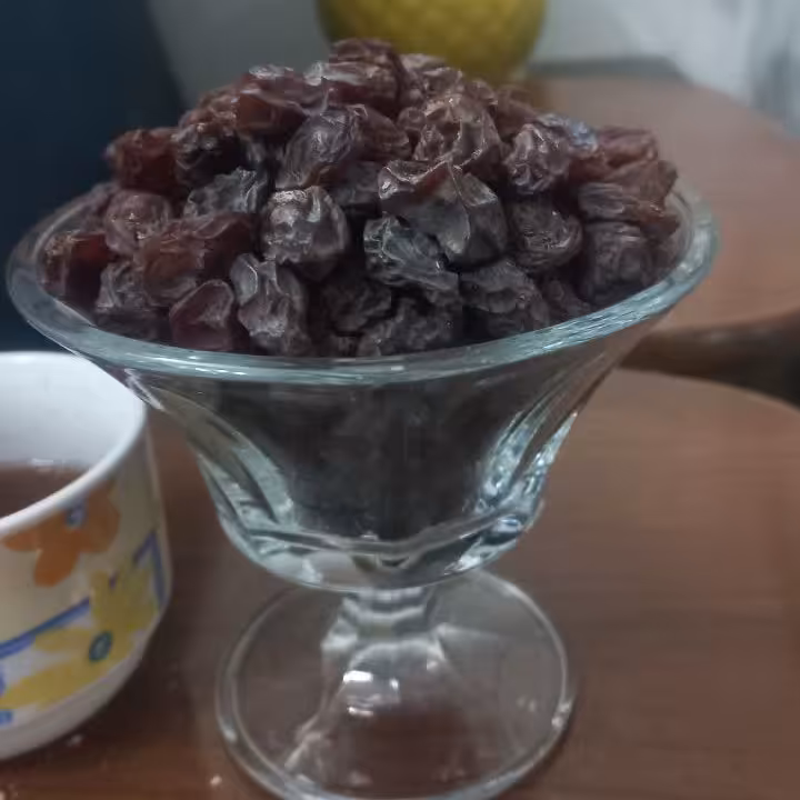 مویز قرمز سه کیلویی ارگانیک دشمن زیاری  .عرضه مستقیم.مقایسه قیمت 