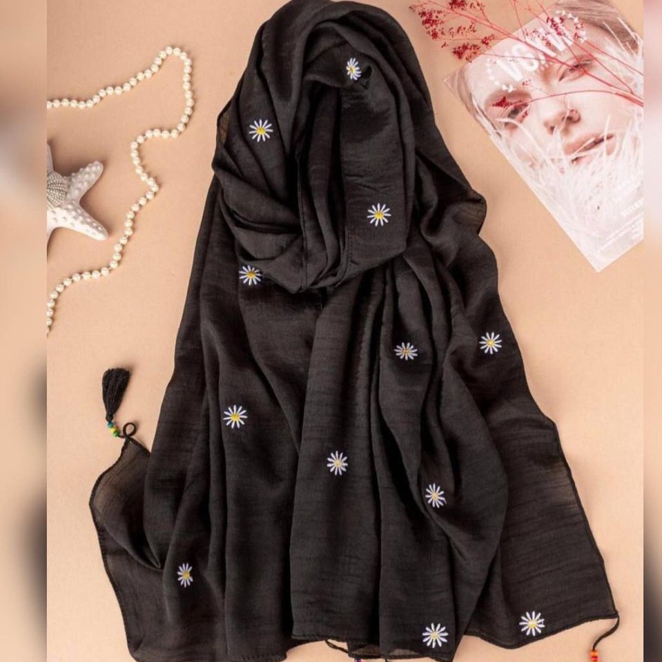 شال گل بابونه گلدوزی شده