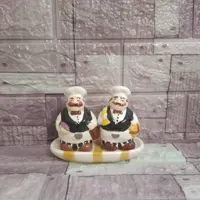 نمکدان جفتی زیره دار  سرامیکی طرح سرآشپز  محصول چین نمکپاش فلفل پاش و ادویه پاش سرامیک