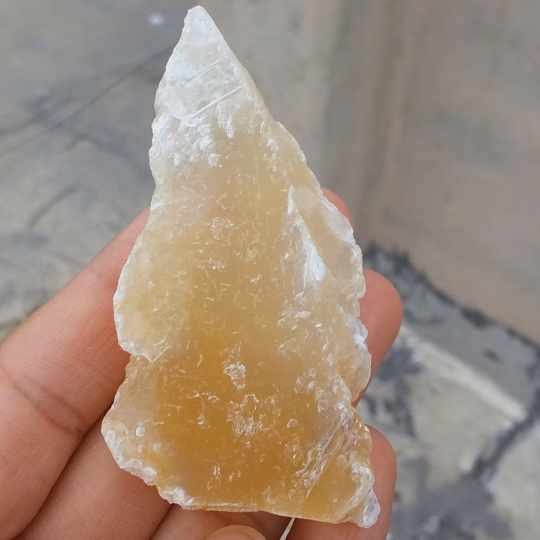 نمونه فوق کلکسیونی اسلایس سنگ راف ژیپس عسلی کمیاب
 100 در 100 طبیعی شاااهکار خلقت
کد 9923