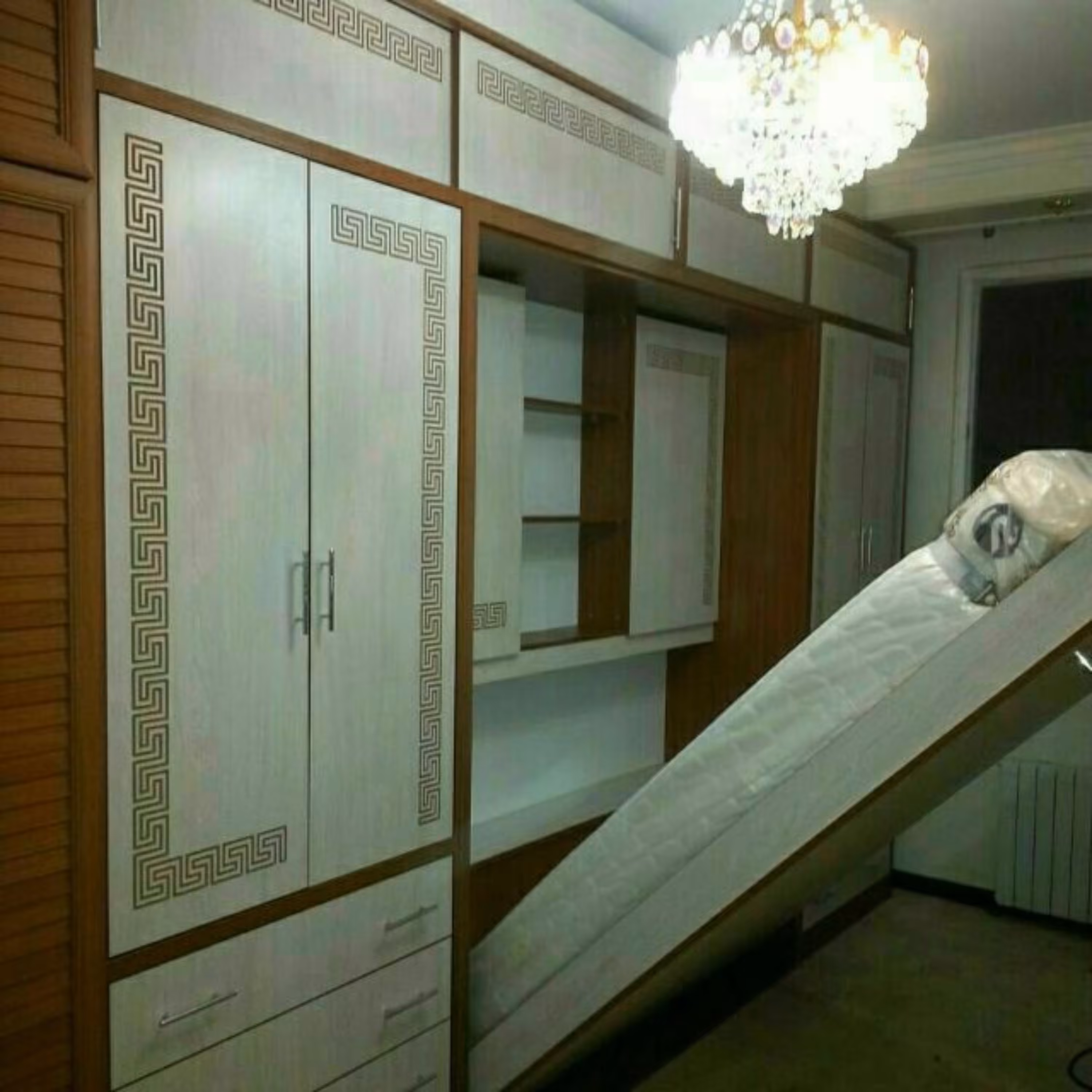 تخت تاشو دیواری کمجا