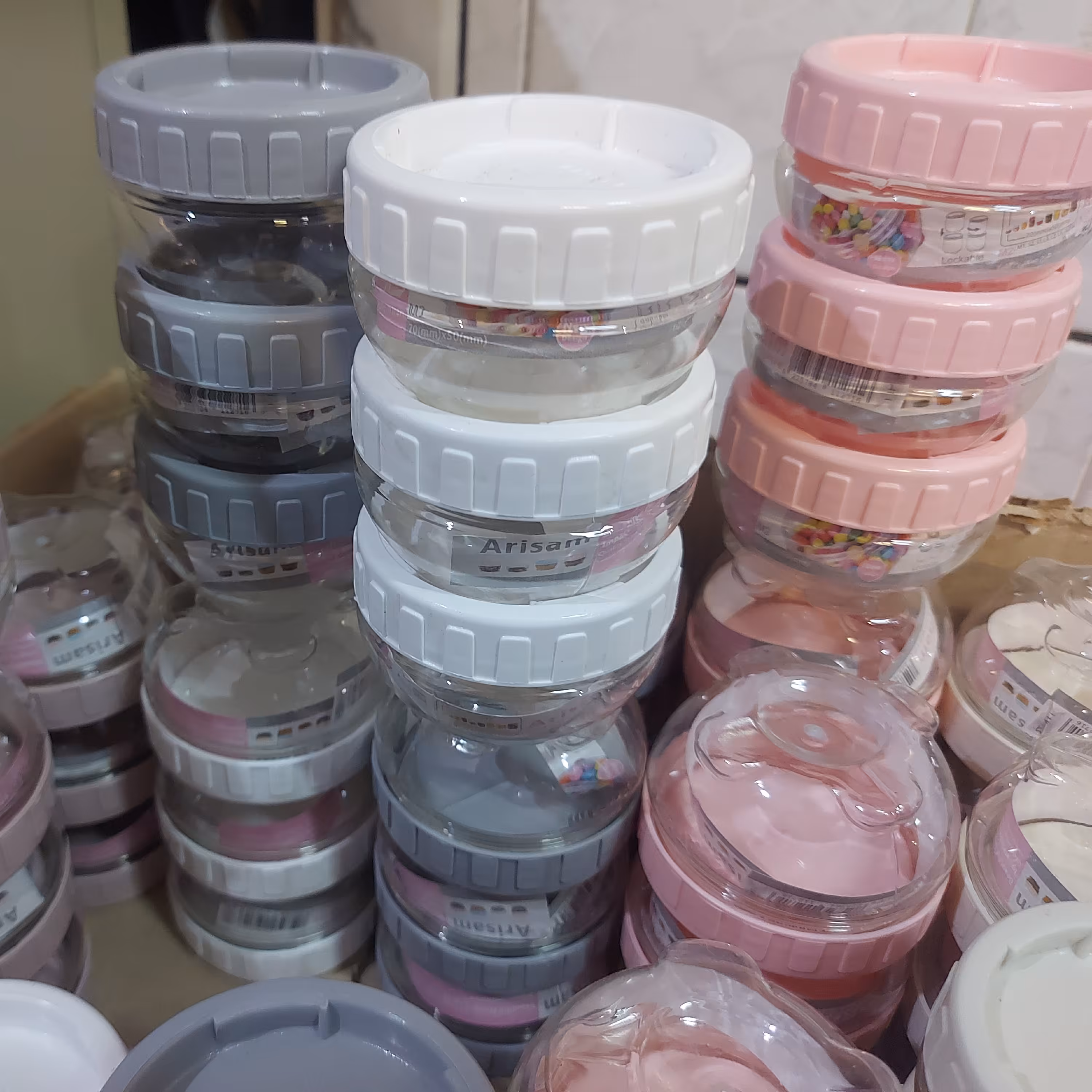 قوطی حبوبات نشکن آریسام مدلM2چهاررنگ وقابلیت نصب روی هم 