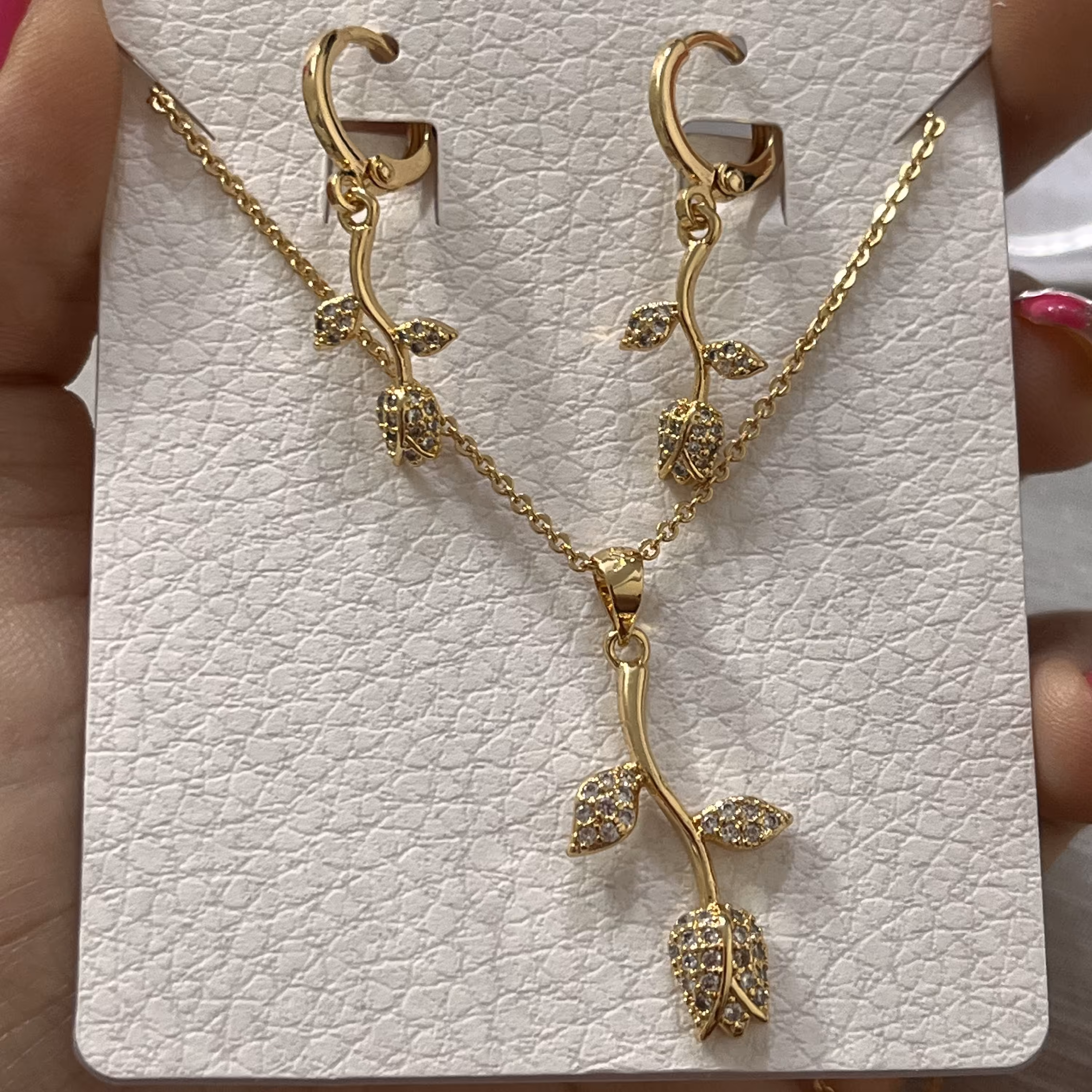 نیمست رنگ ثابت طرح گل لاله آبکاری طلا، نگین کاری  با کیفیت ،صددرصد ضد حساسیت