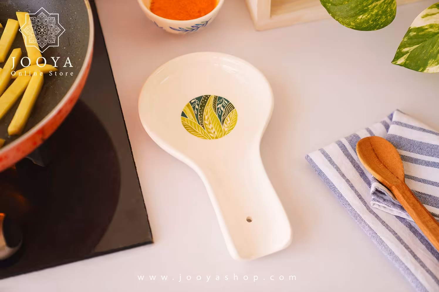 زیر قاشقی سرامیکی طرح انتزاعی برگ