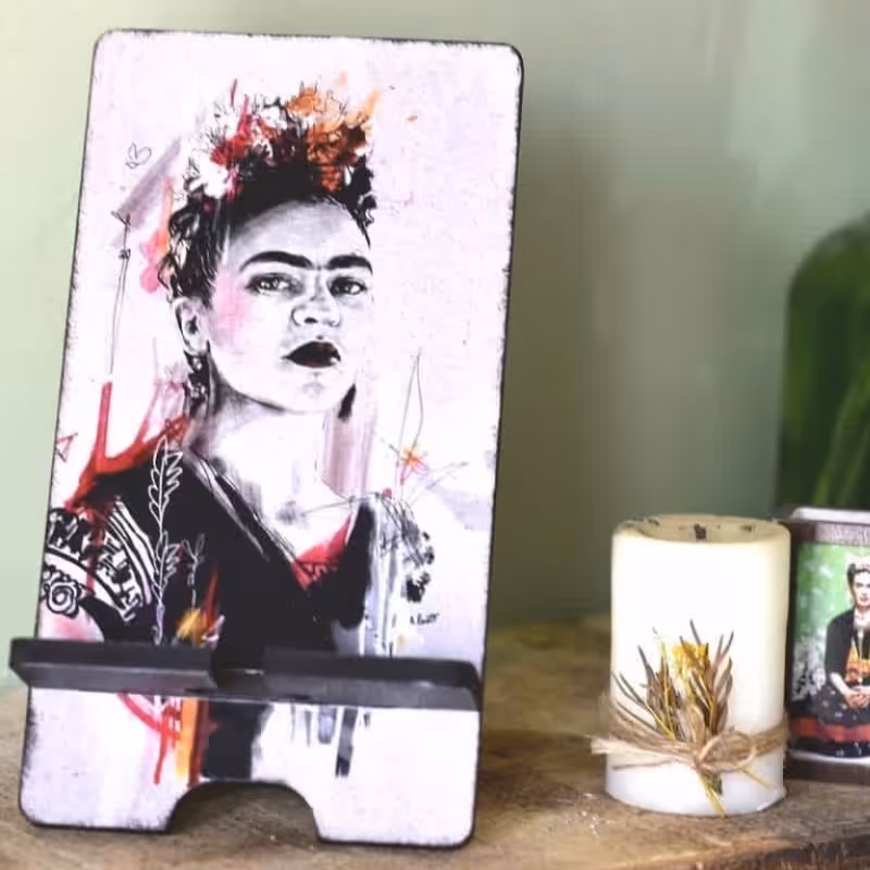 استند چوبی موبایل