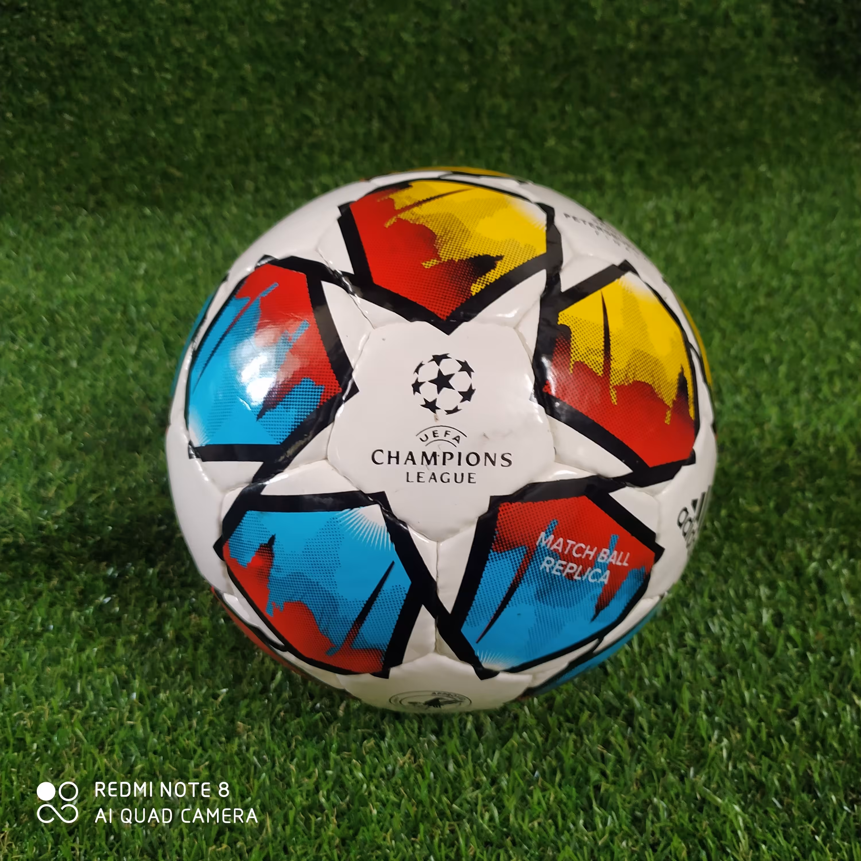 توپ فوتبال لیگ قهرمانان اروپا درجه 1