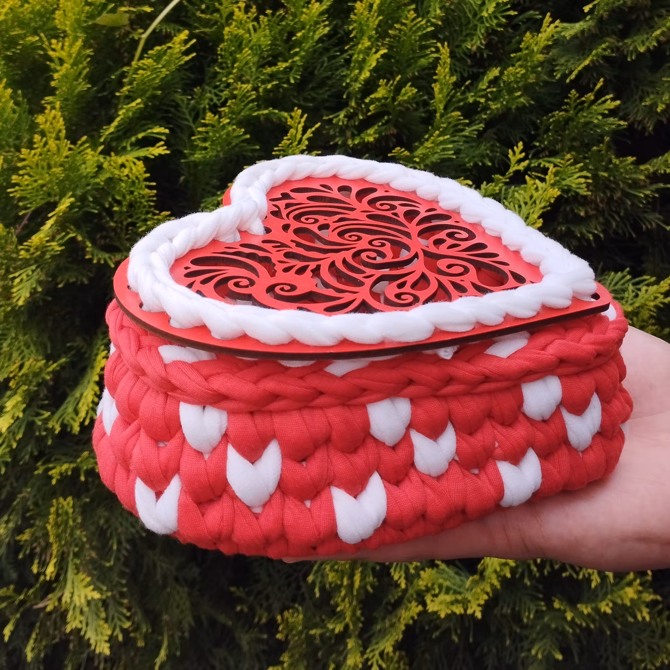 باکس تریکویی مدل قلب . با در طرح دار 