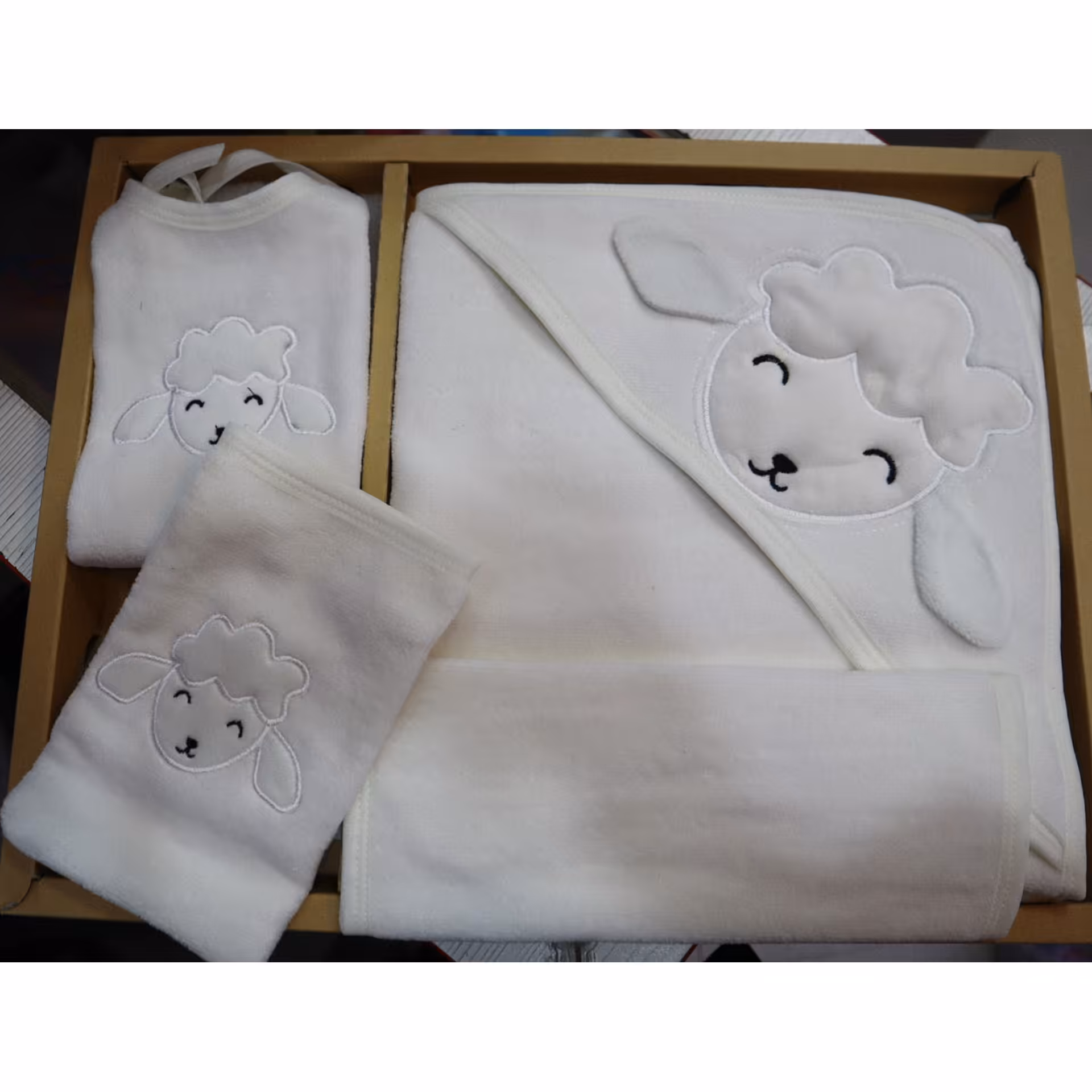 سرویس حوله چهار تکه نوزادی تک رنگ