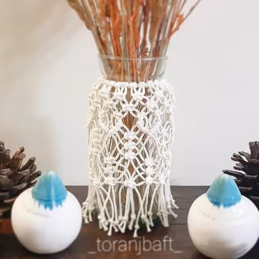 مکرومه دور شیشه