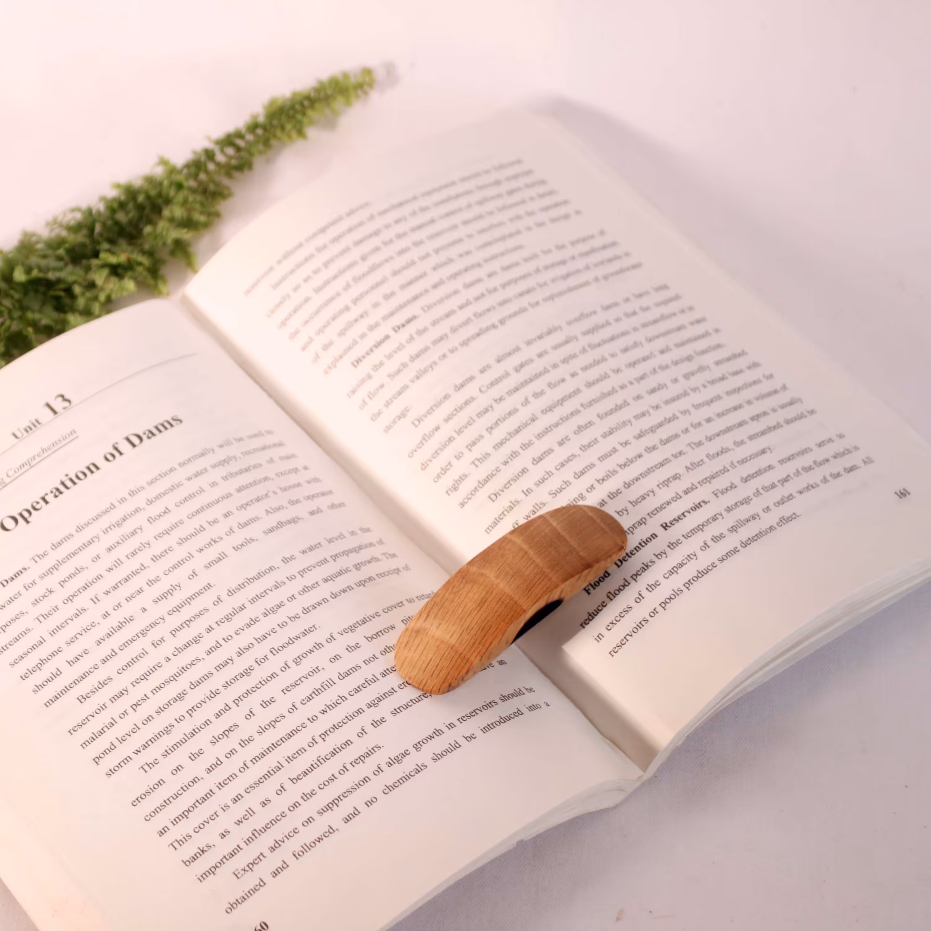 صفحه نگهدار کتاب انگشتی  دستساز  چوبی طرح یار 