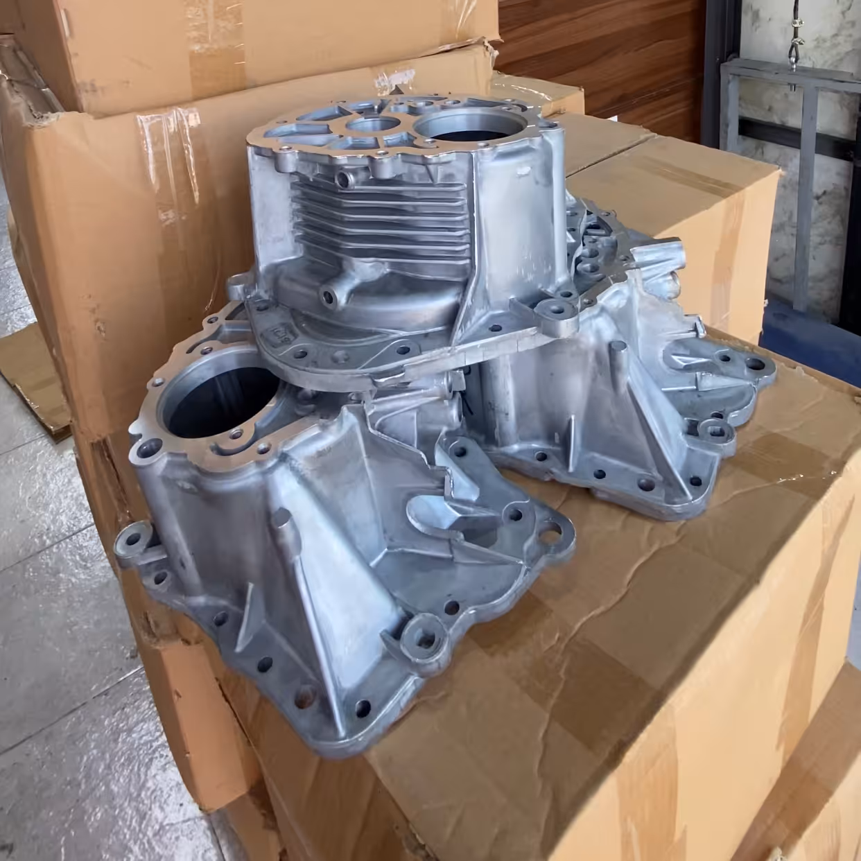 پوسته وسط  خنکن دار گیربکس دیفرانسیل پژو پارس دنا سمند  Ef7 Tu5 رانا405