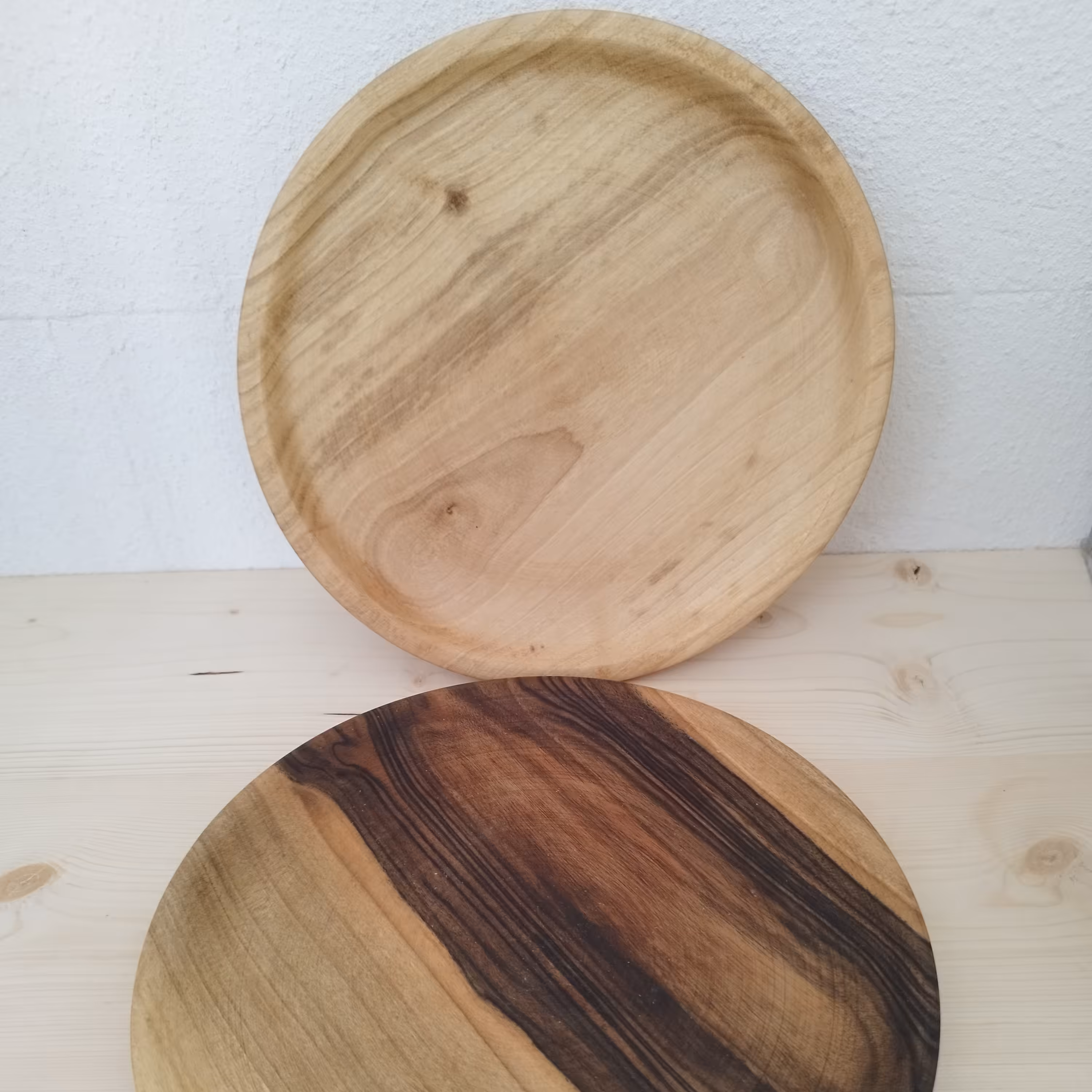 بشقاب چوبی گردو عایق شده با روغن گیاهی