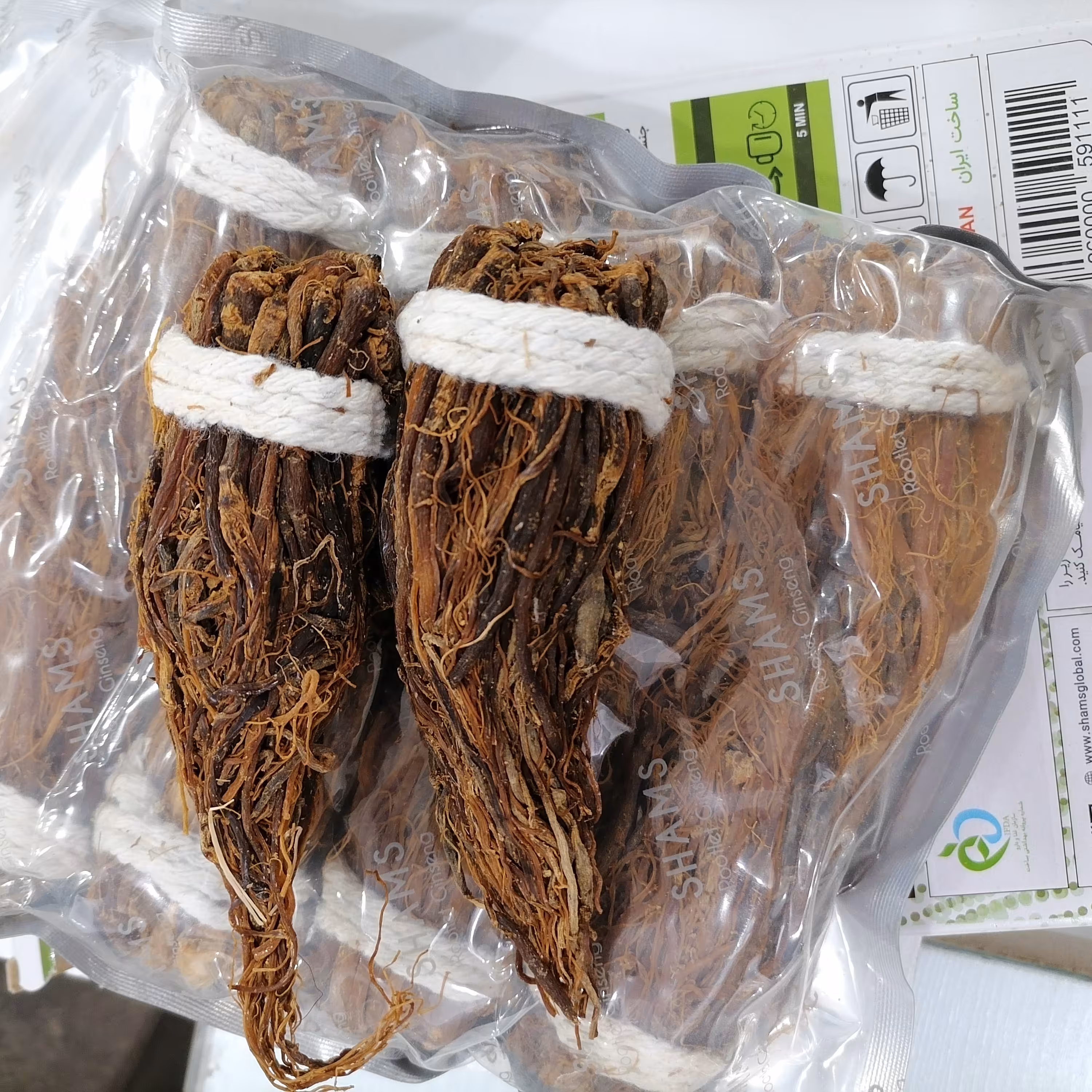 ریشه جنسینگ قرمز اصل کره ای دارای سیب سلامت