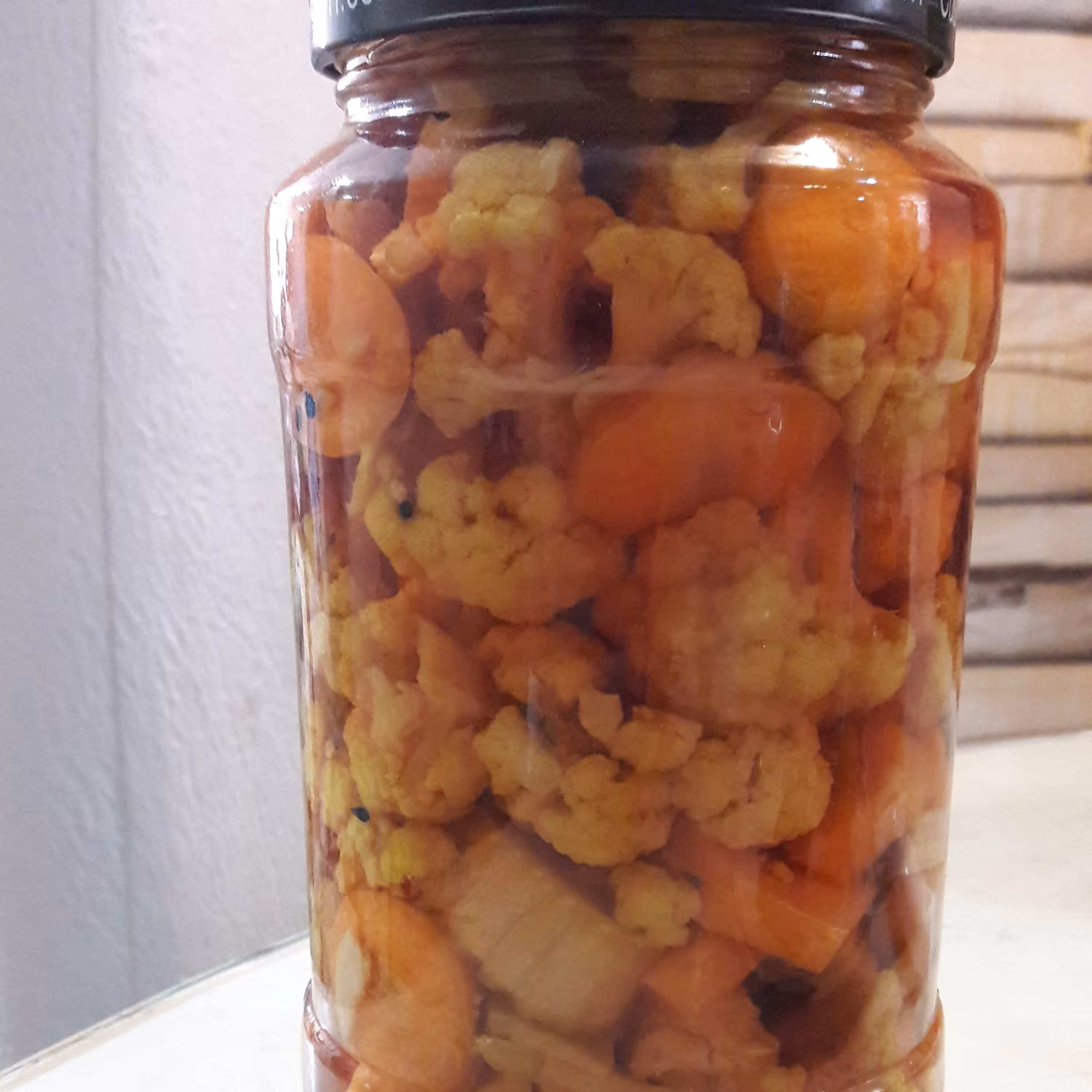 ترشی مخلوط خانگی یک کیلویی